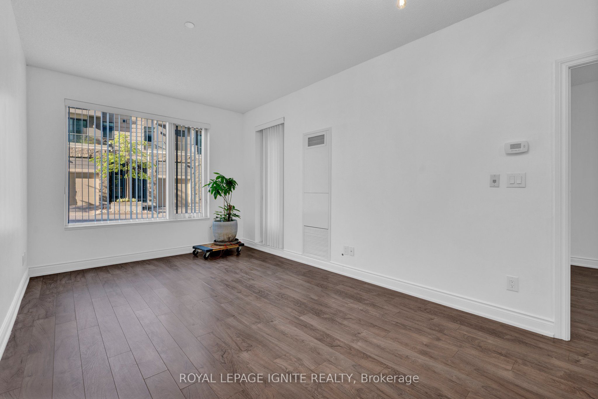 277 South Park Road 102, Markham, ON L3T 0B7 photo 5