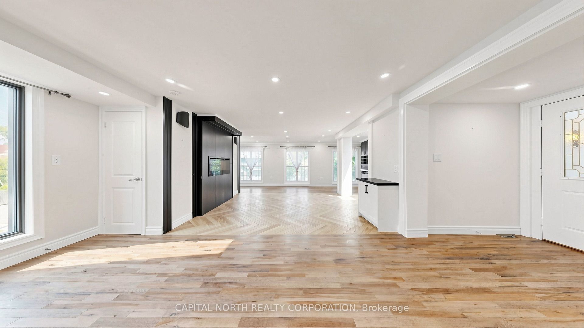 64 Machell Avenue, Aurora, ON L4G 2R7 photo 4