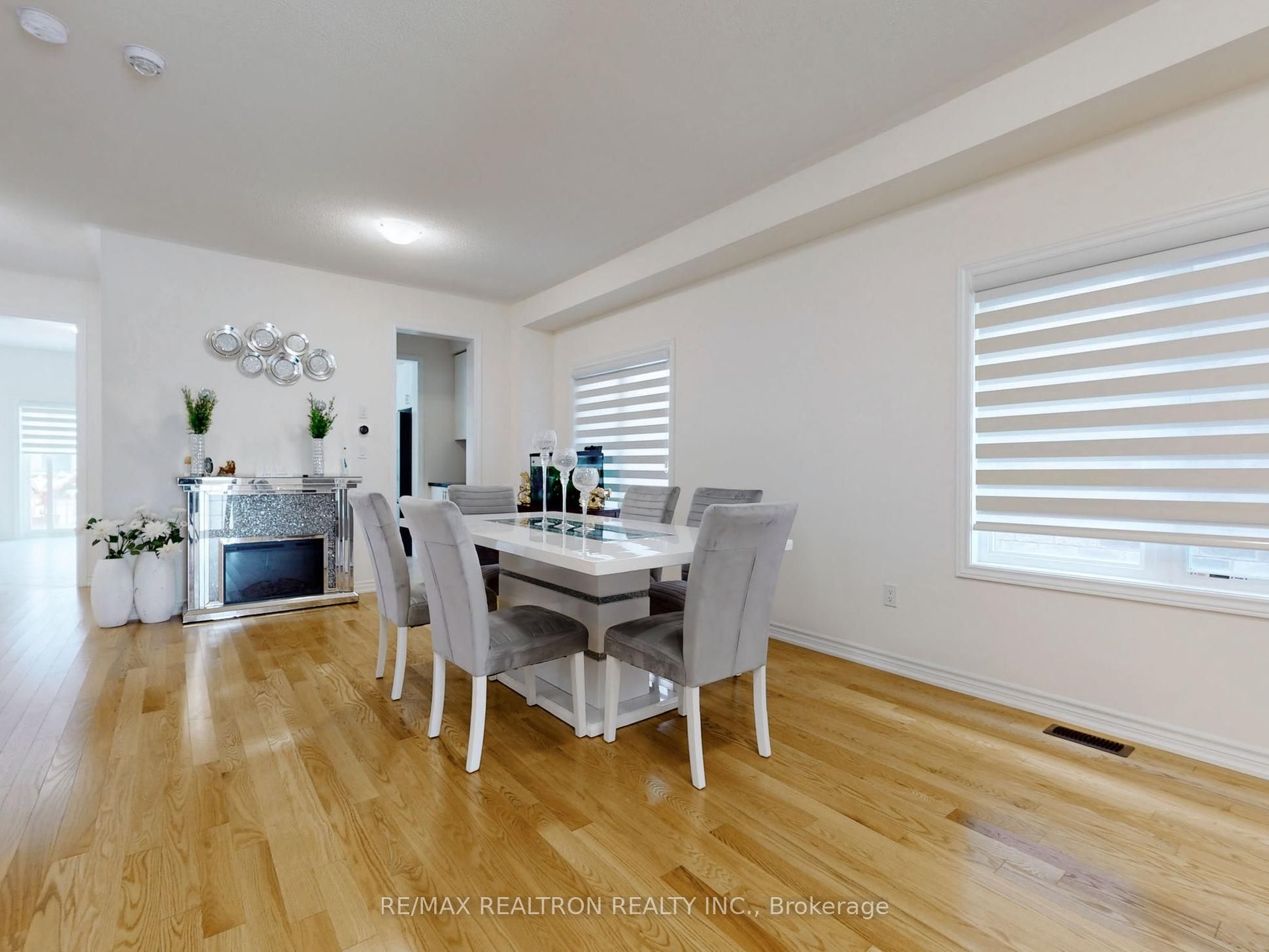362 Danny Wheeler Boulevard, Georgina, ON L4P 0K2 photo 2