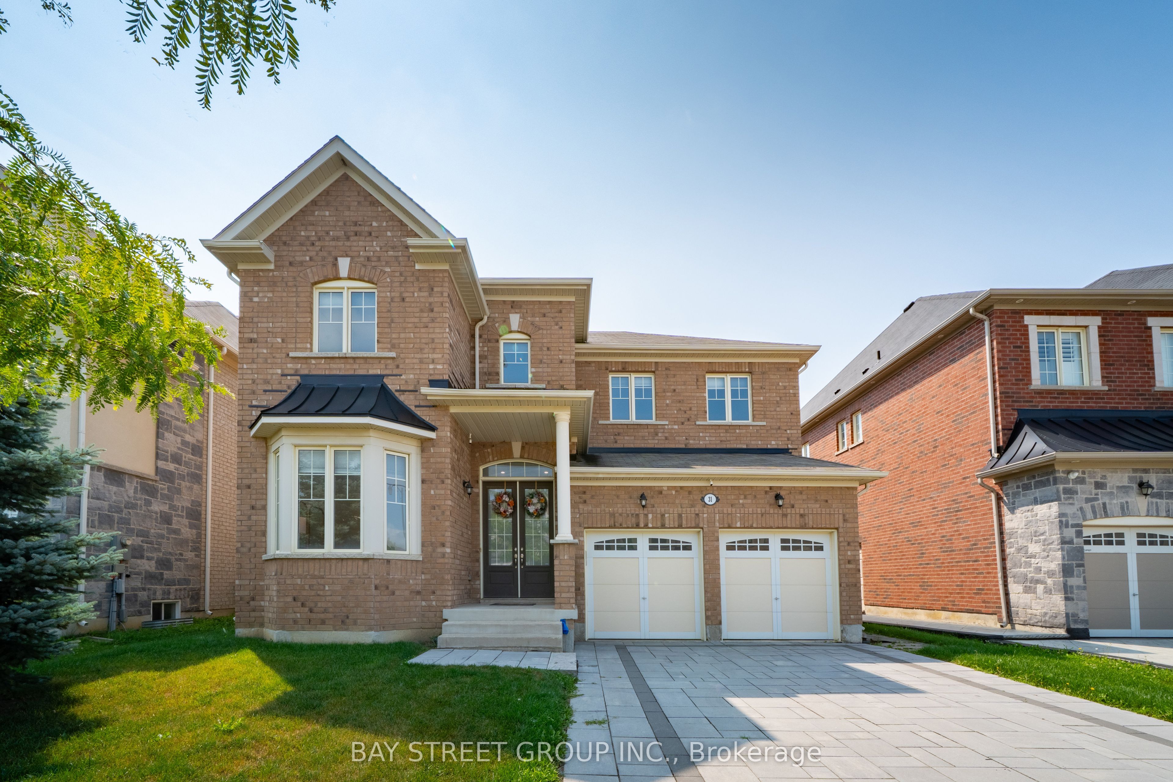 31 Woodgate Pines Drive, Vaughan, ON L4H 4A8