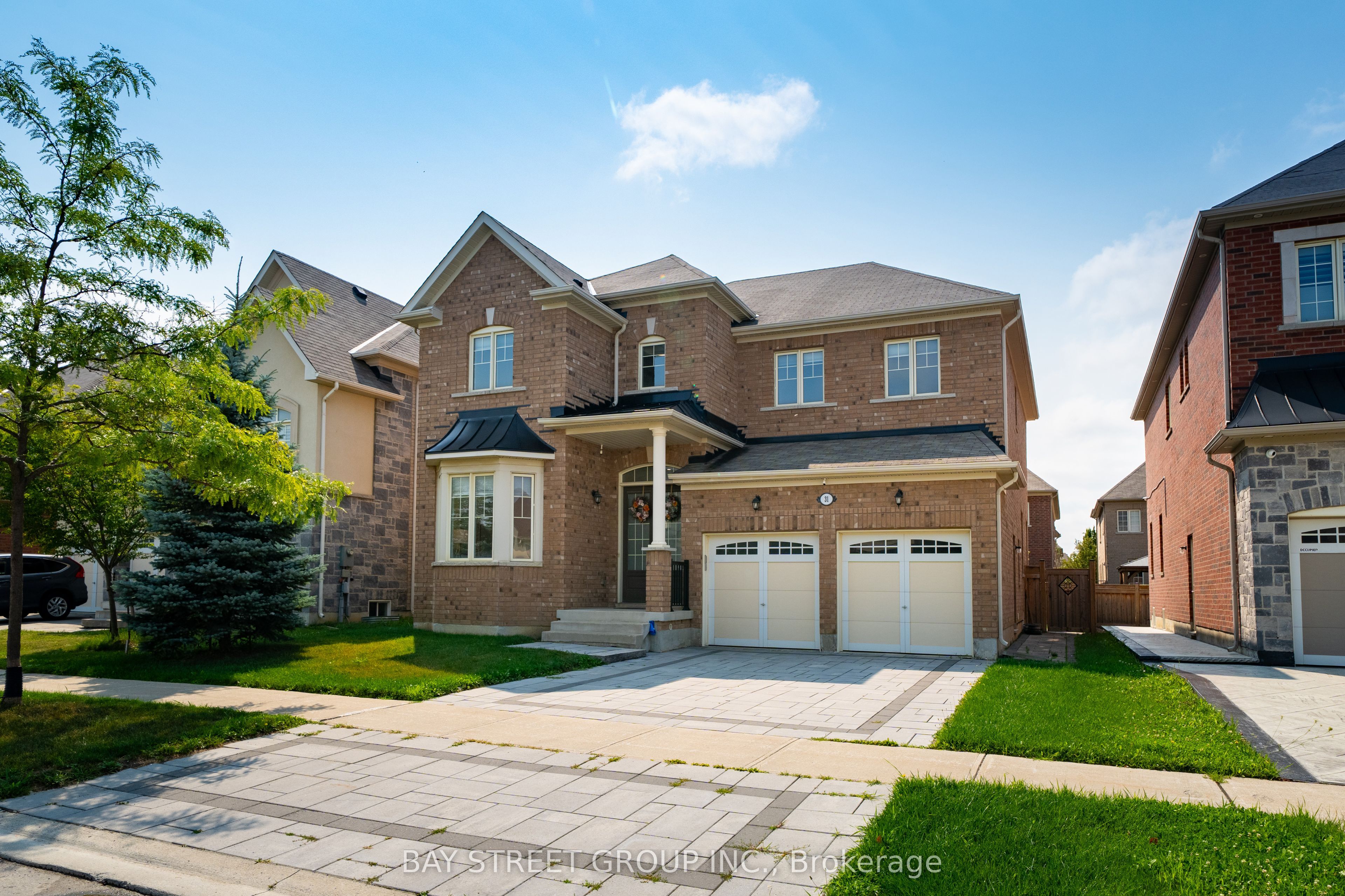 31 Woodgate Pines Drive, Vaughan, ON L4H 4A8 photo 2