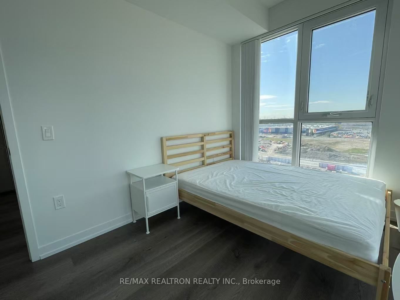 195 Commerce St #1006 R1, Vaughan, ON L4K 5C3 photo 4