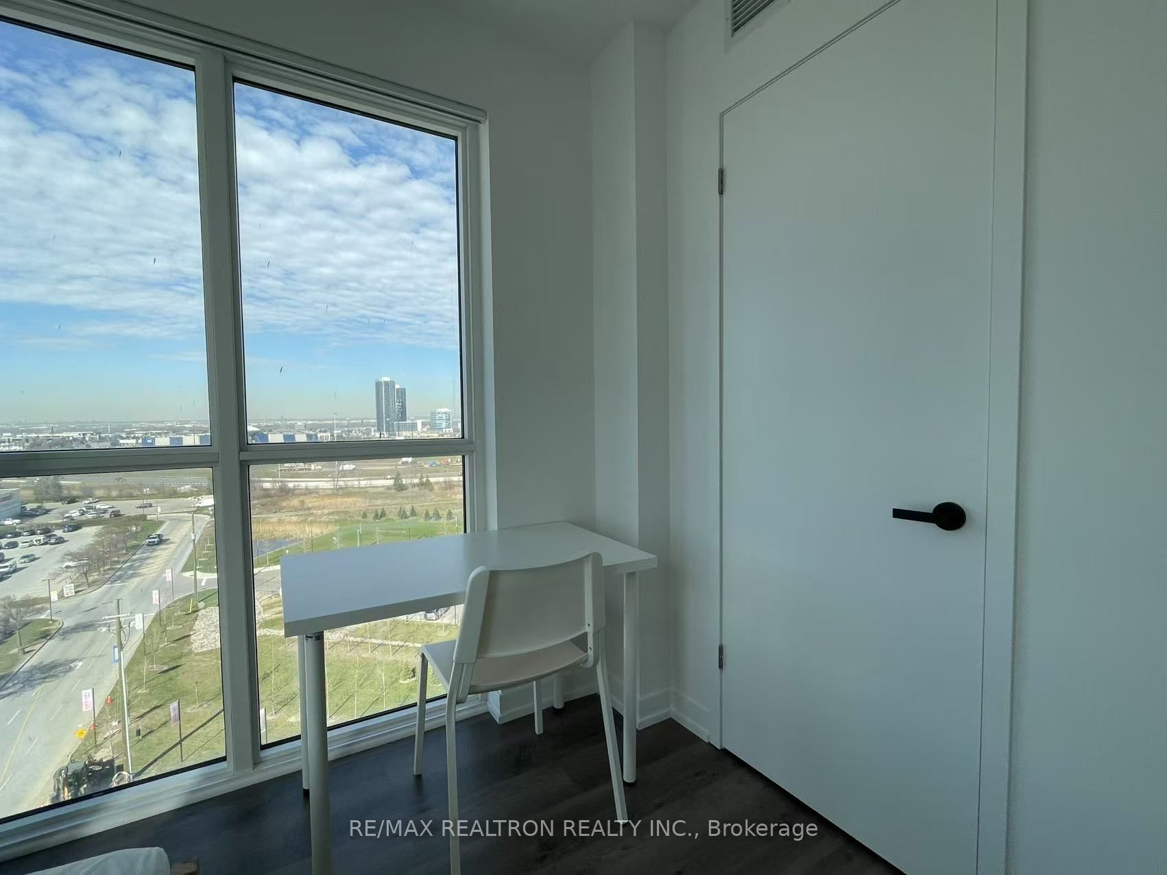 195 Commerce St #1006 R1, Vaughan, ON L4K 5C3 photo 5