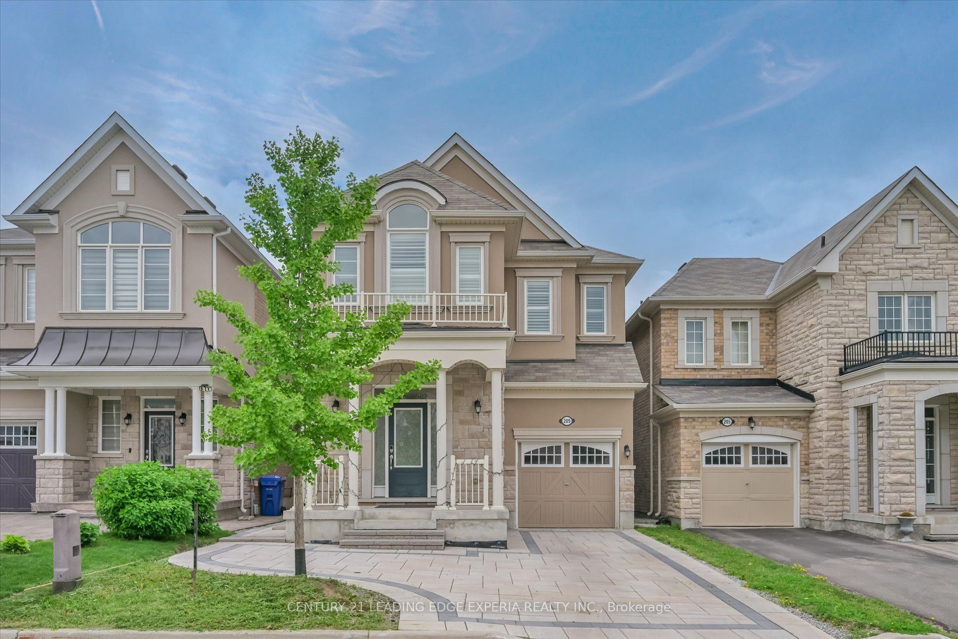 209 Baber Crescent, Aurora, ON L4G 0Y6 photo 2