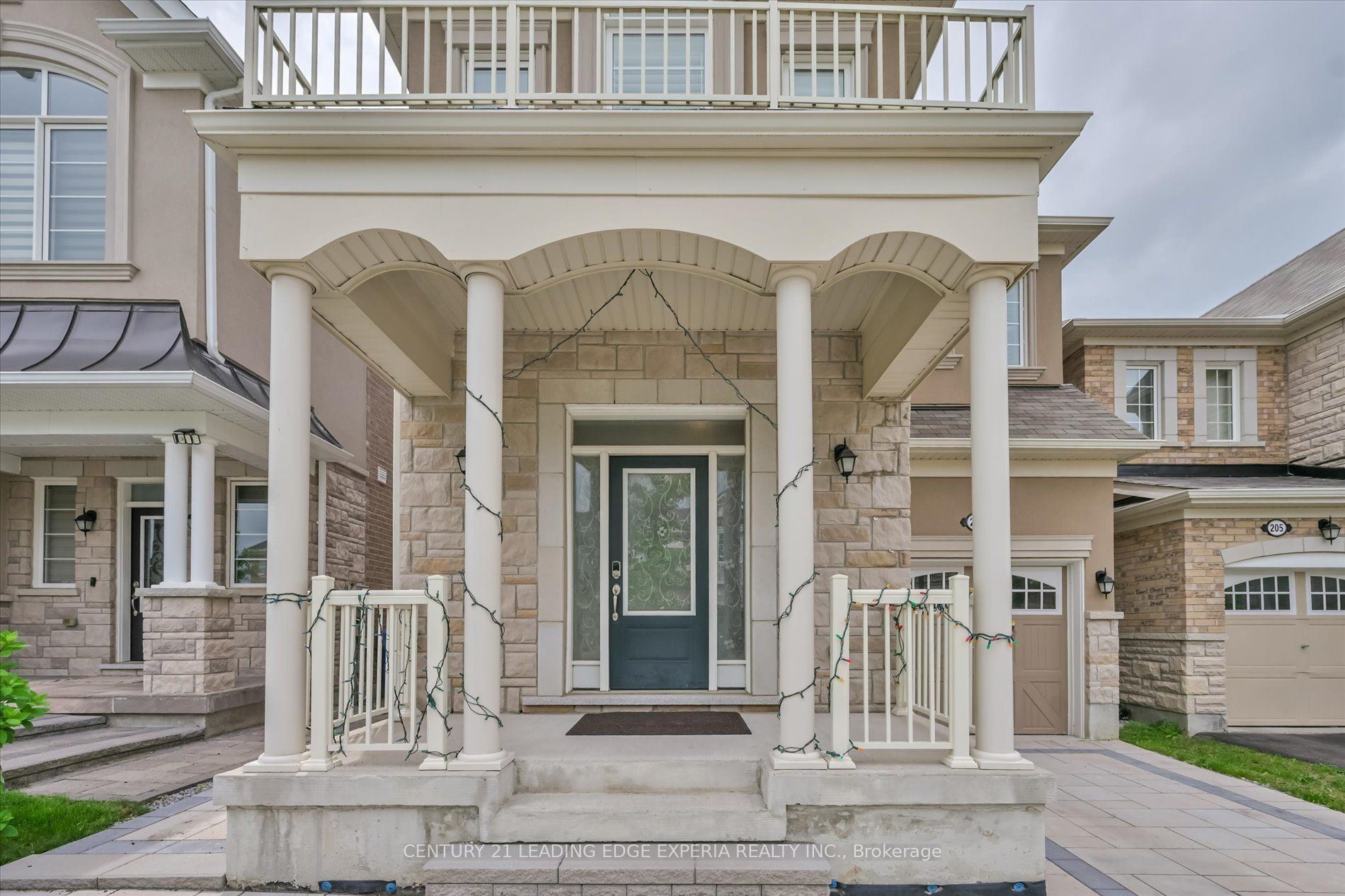 209 Baber Crescent, Aurora, ON L4G 0Y6 photo 3