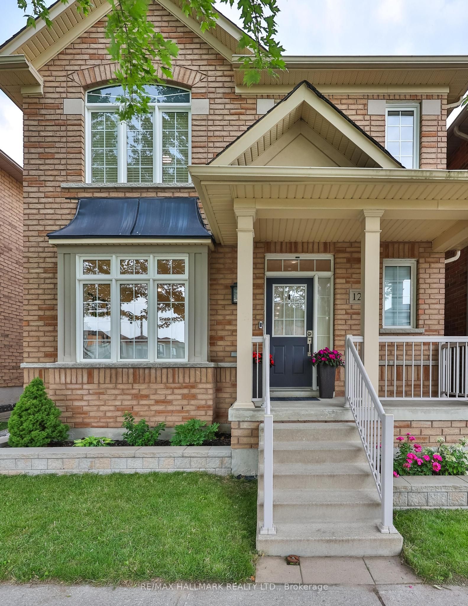 120 Albert Lewis Street, Markham, ON L6B 0K4 photo 2