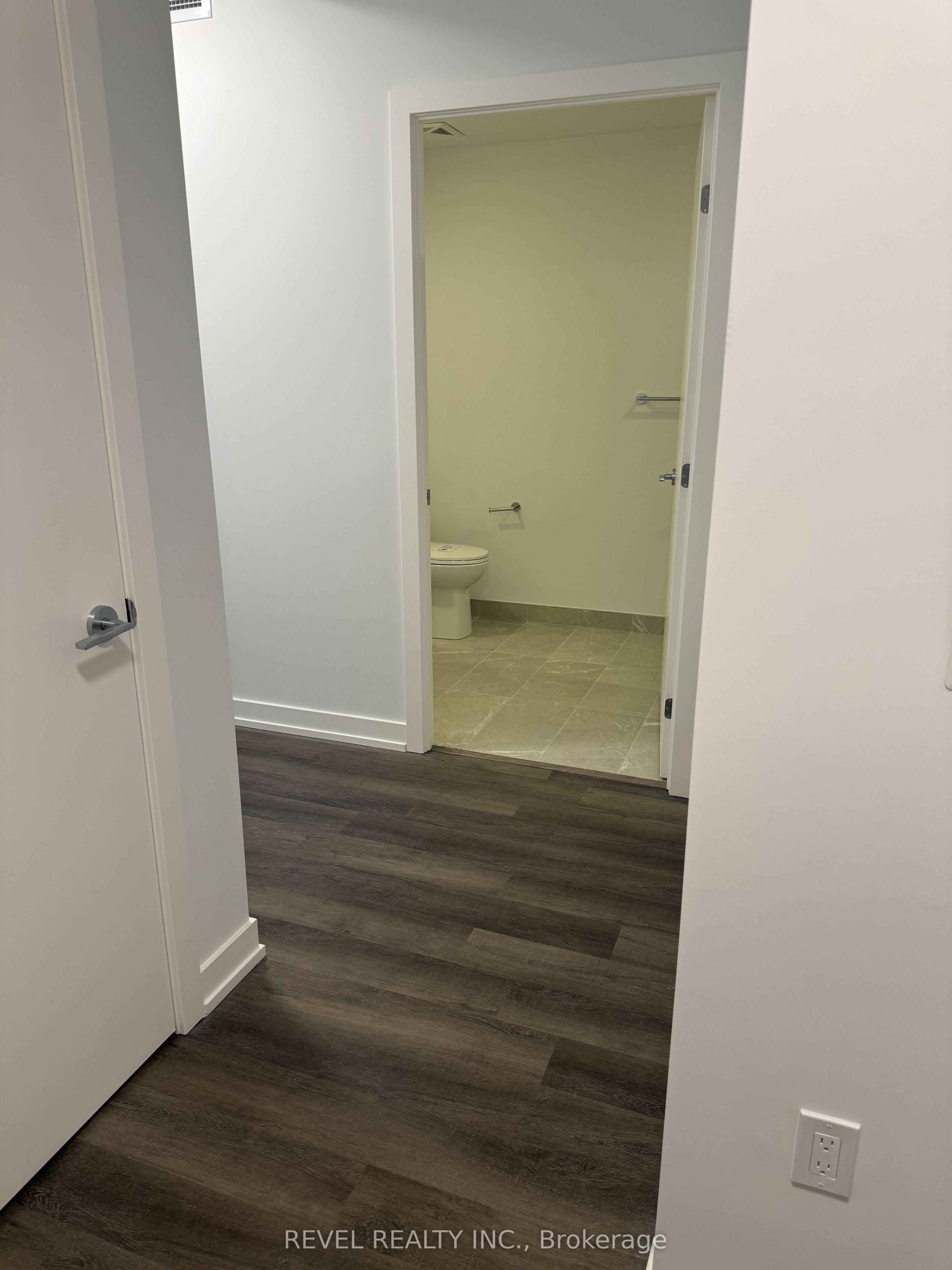 5 Meadowdale Rd Avenue S 516, Vaughan, ON L4K 0C7 photo 4
