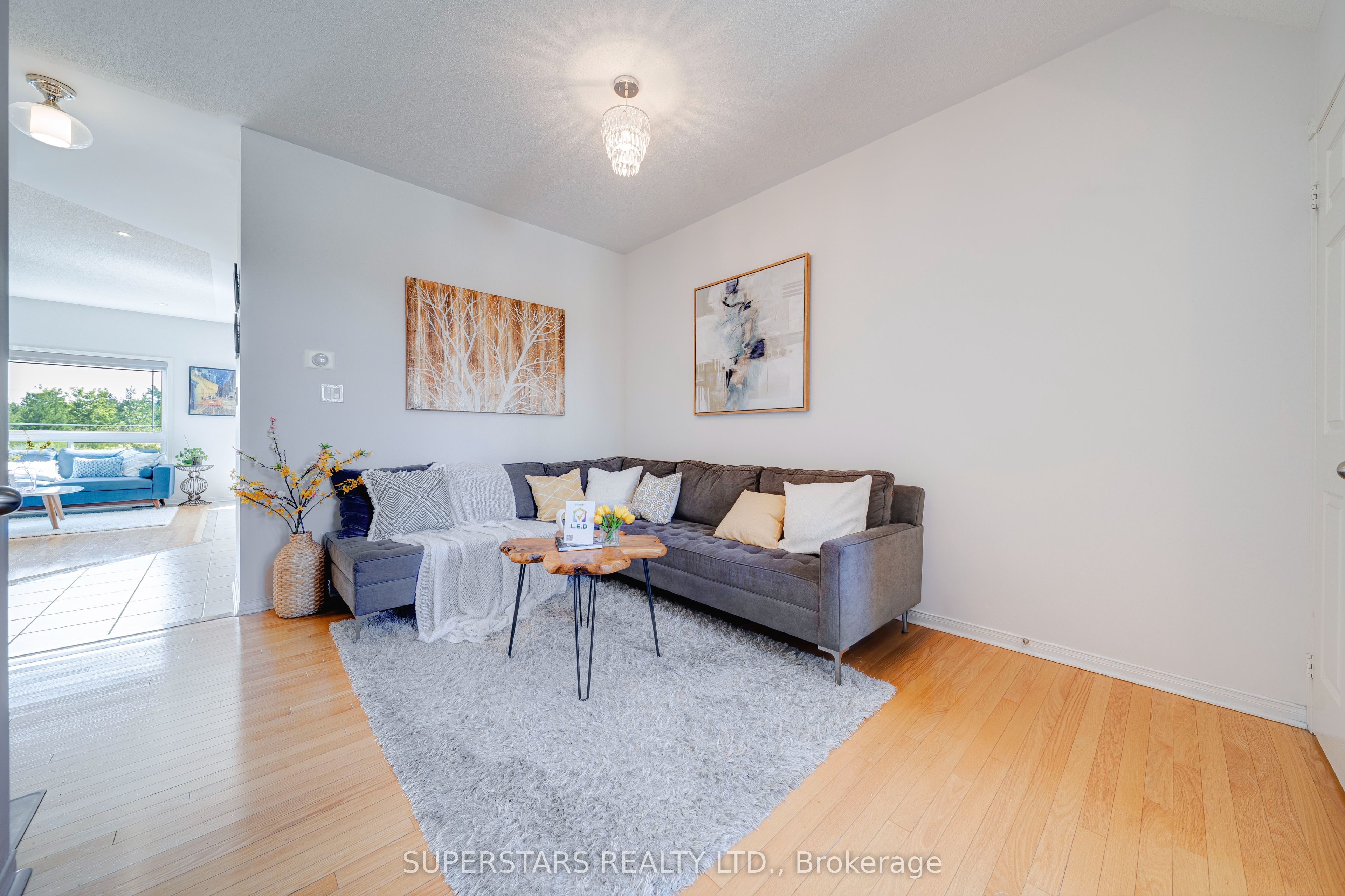 23 Vandervoort Drive, Richmond Hill, ON L4E 0C6 photo 4