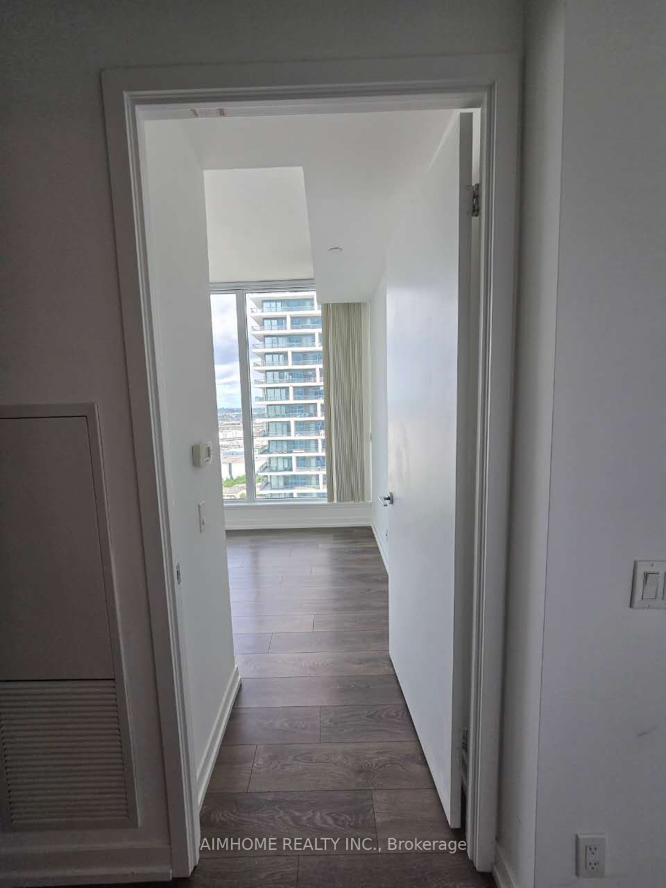 898 Portage Parkway 3703, Vaughan, ON L4K 0J6 photo 5