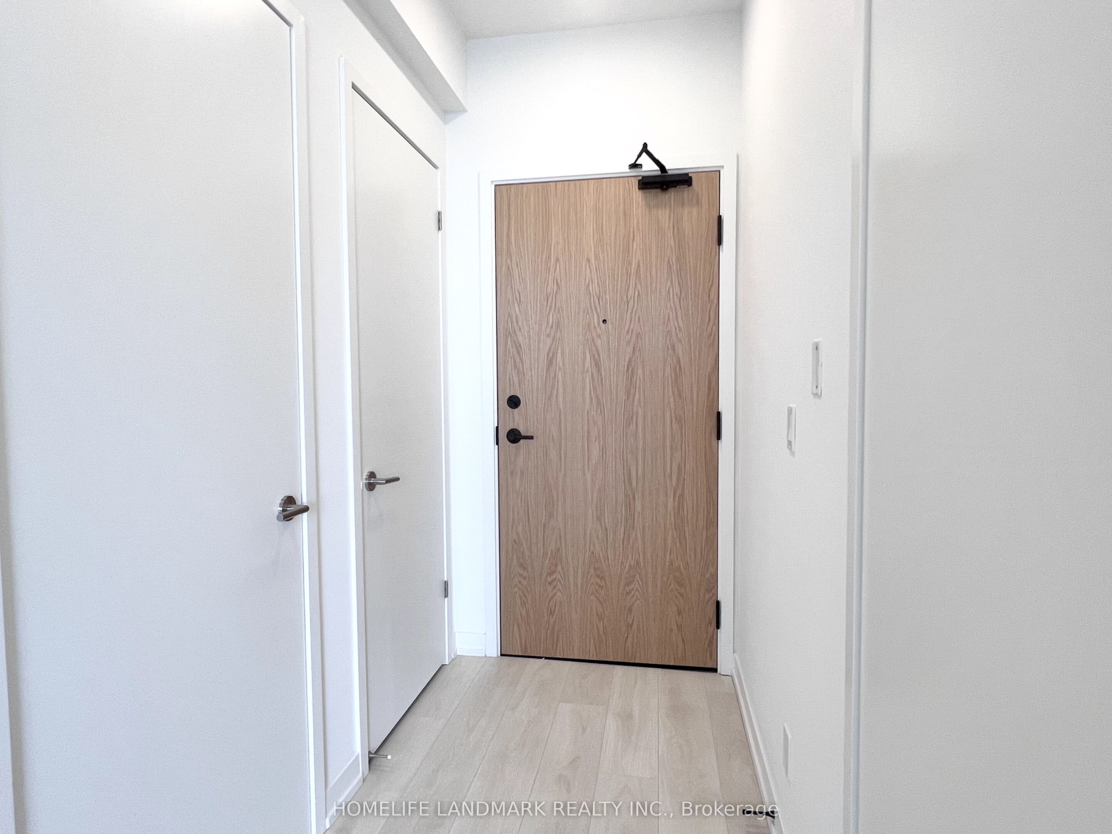 8 Beverley Glen Boulevard 605, Vaughan, ON L4J 0L5 photo 5