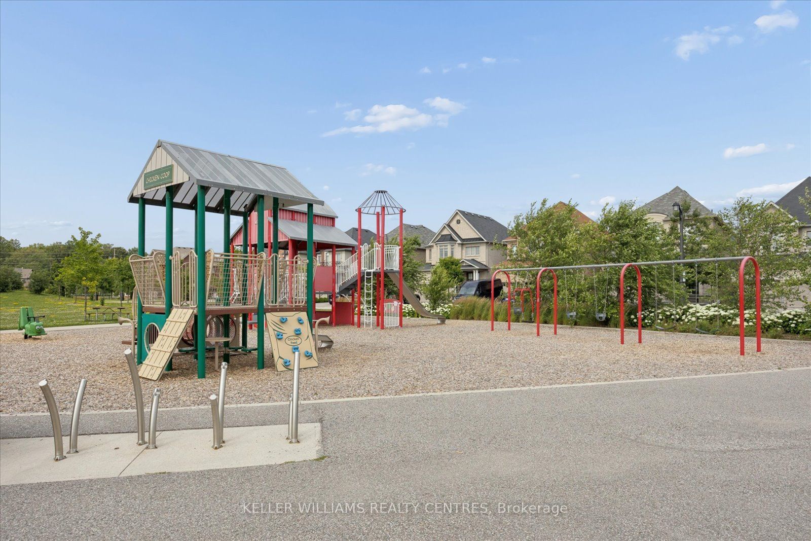668 McGregor Farm Trail, Newmarket, ON L3X 1C8 photo 3