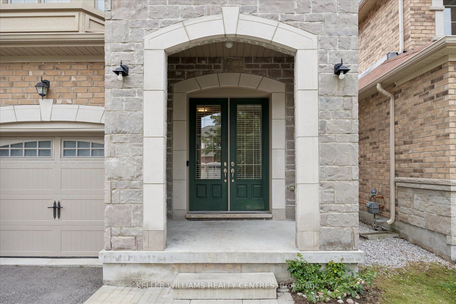 668 McGregor Farm Trail, Newmarket, ON L3X 1C8 photo 4