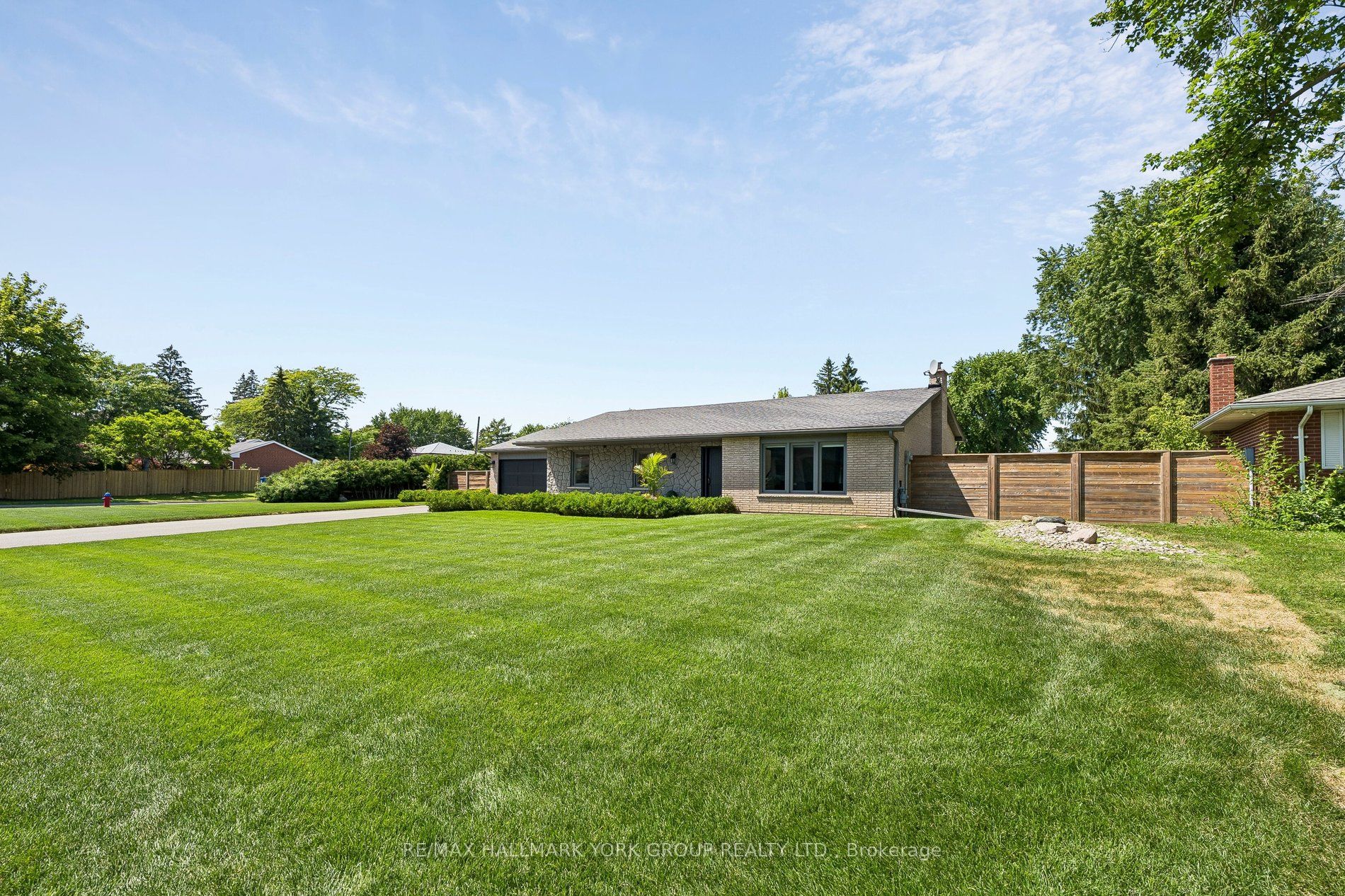 256 Banner Lane, King, ON L7B 1H2 photo 4