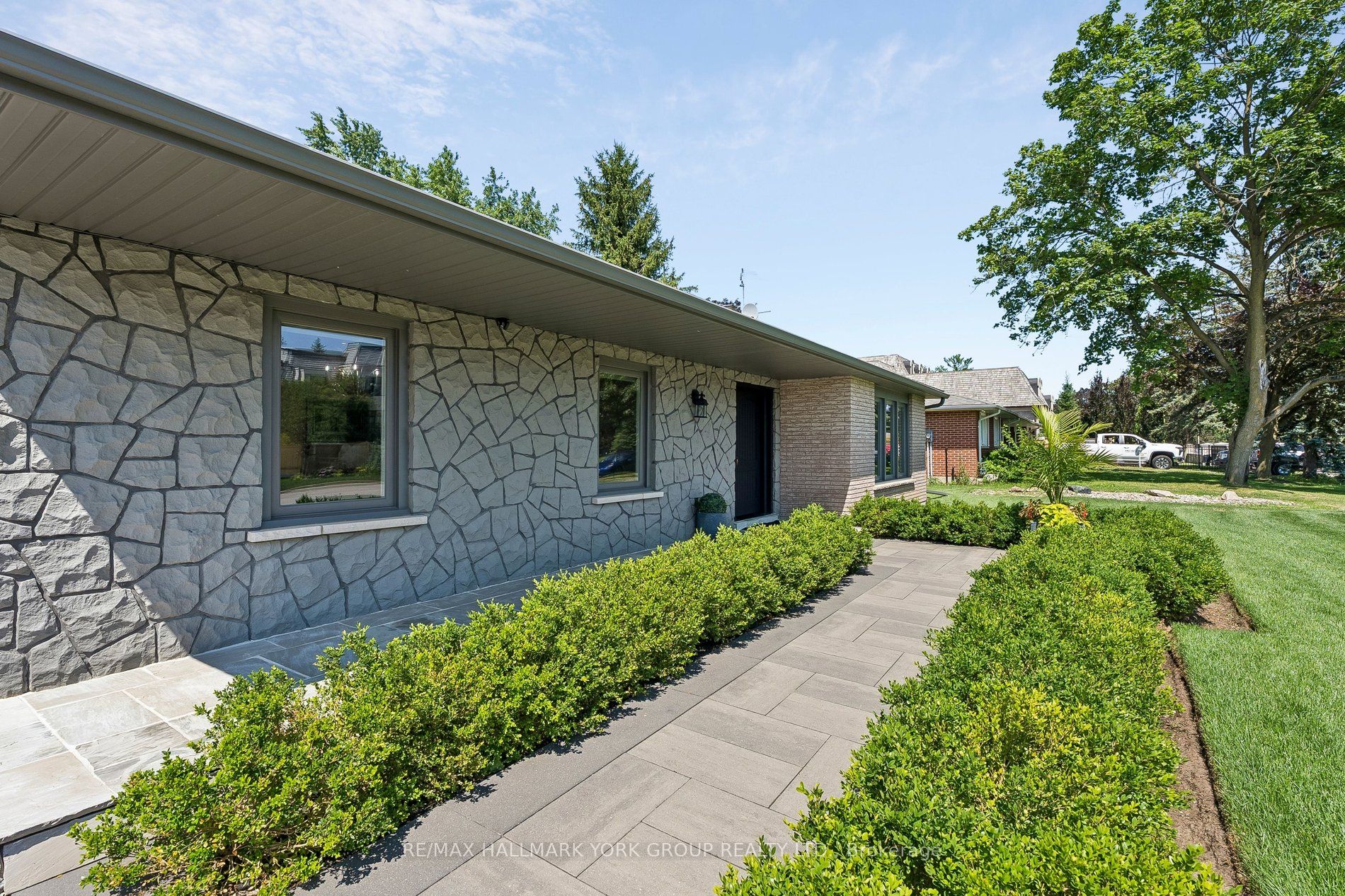 256 Banner Lane, King, ON L7B 1H2 photo 5