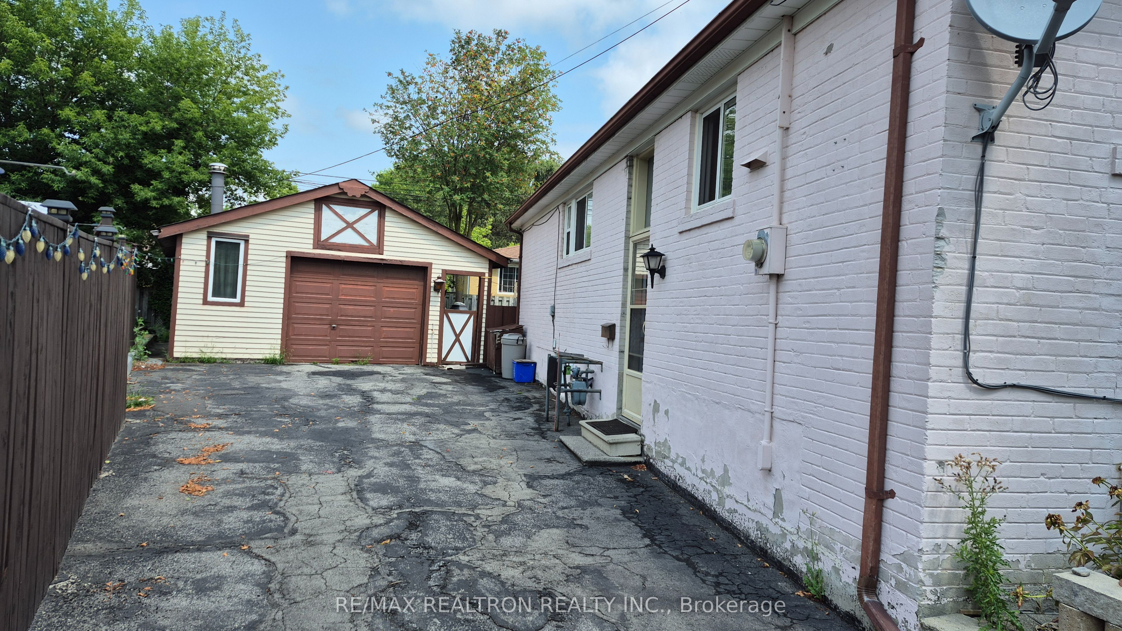 314 Browndale Crescent, Richmond Hill, ON L4C 3J2 photo 2