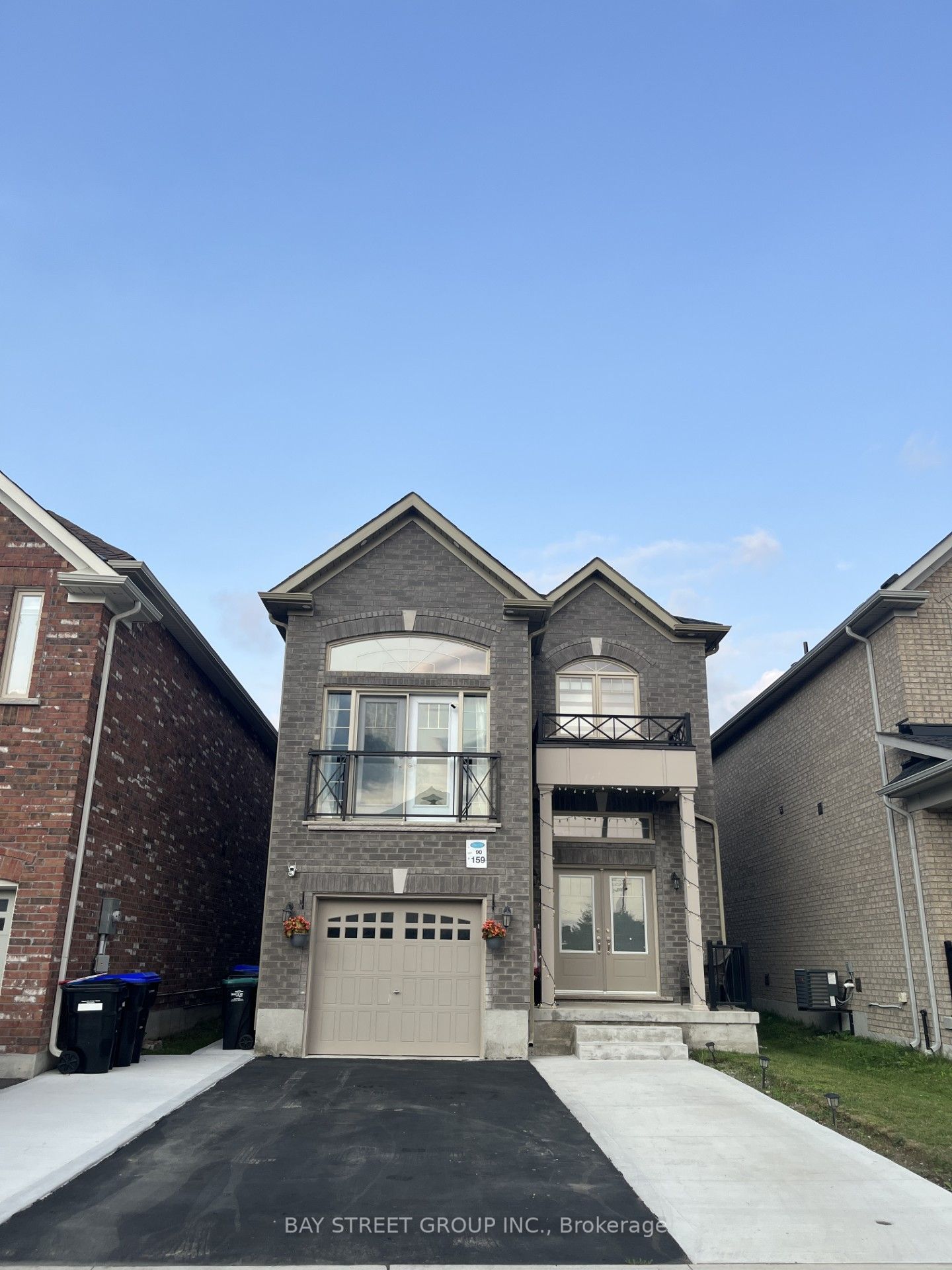 159 Heritage Street, Bradford West Gwillimbury, ON L3Z 4M6 photo 2