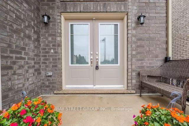 159 Heritage Street, Bradford West Gwillimbury, ON L3Z 4M6 photo 3