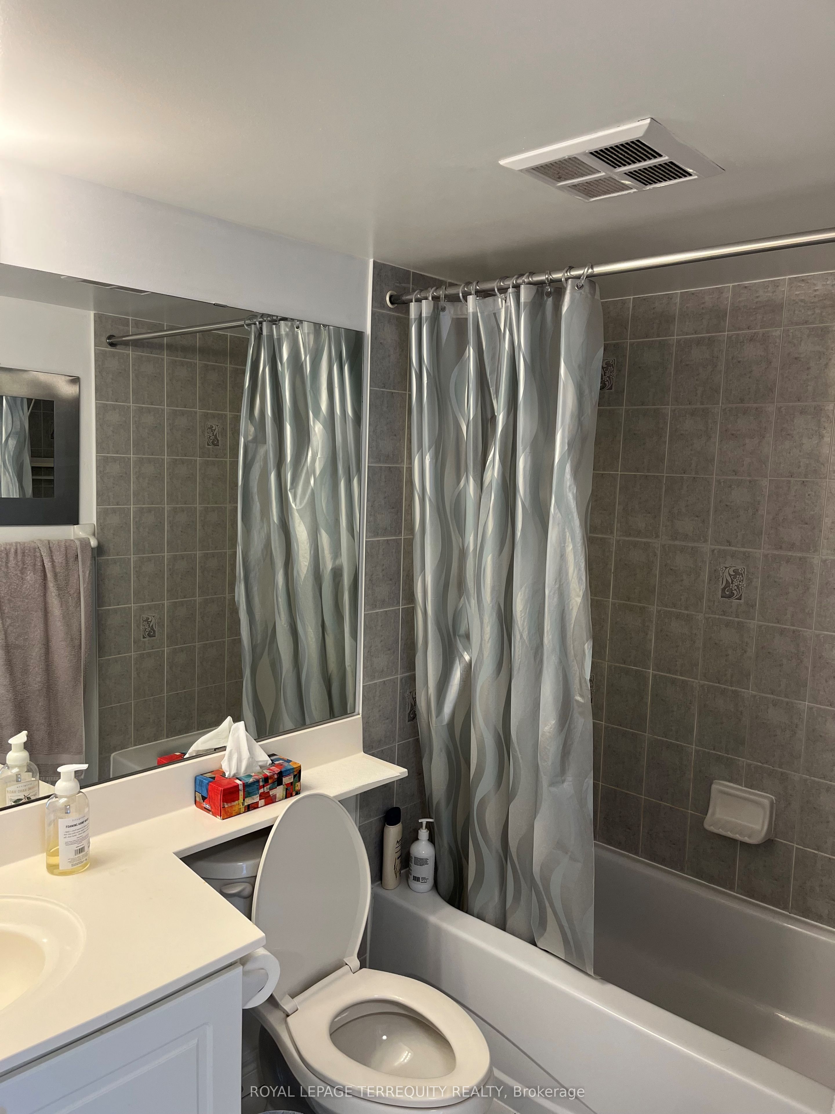 399 South Park Road 901, Markham, ON L3T 7W6 photo 5