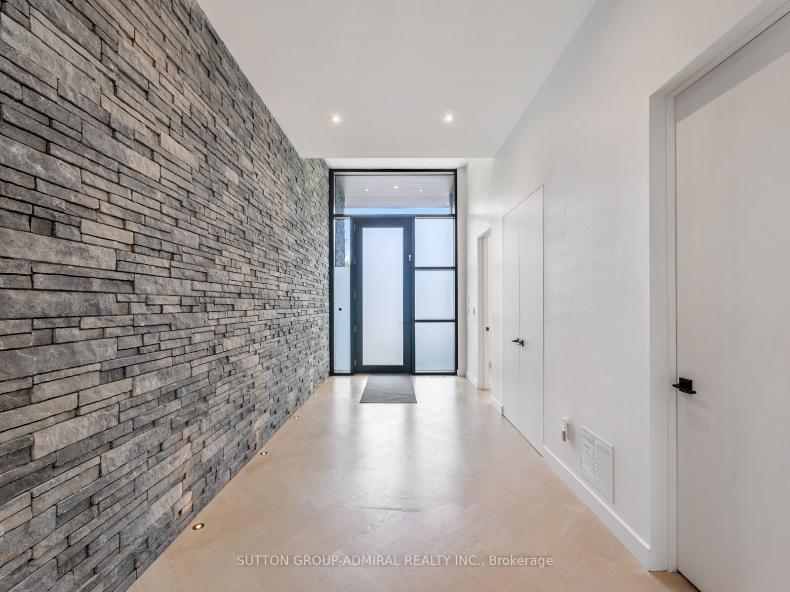 95 Penstock Court, Richmond Hill, ON L4C 4P3 photo 3