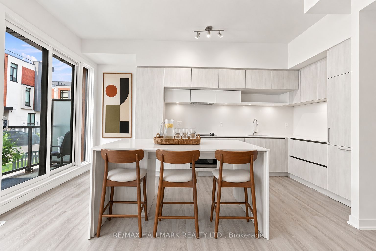 11 David Eyer Road 1508, Richmond Hill, ON L4S 0N4
