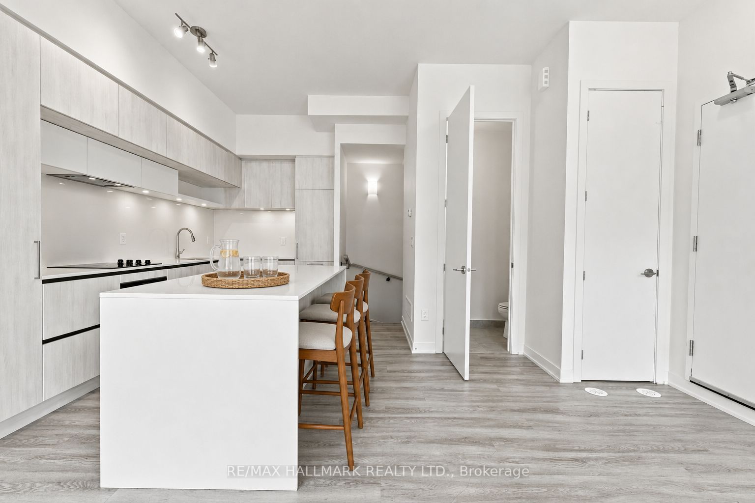 11 David Eyer Road 1508, Richmond Hill, ON L4S 0N4 photo 5