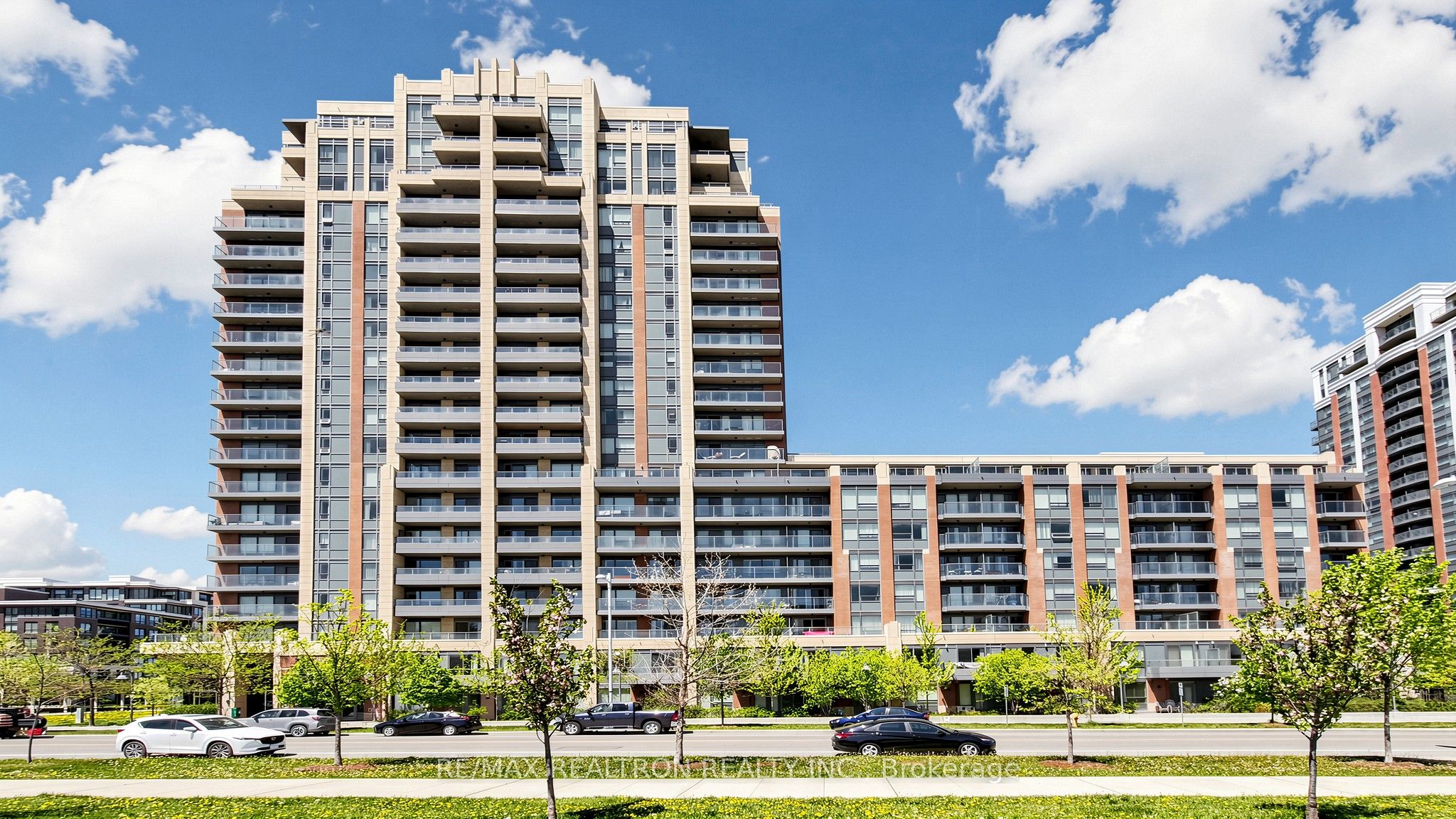 18 Uptown Drive 102, Markham, ON L3R 5M5