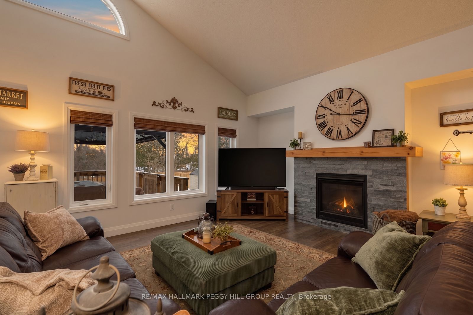 2967 Earl Street, Innisfil, ON L9S 3E2 photo 2
