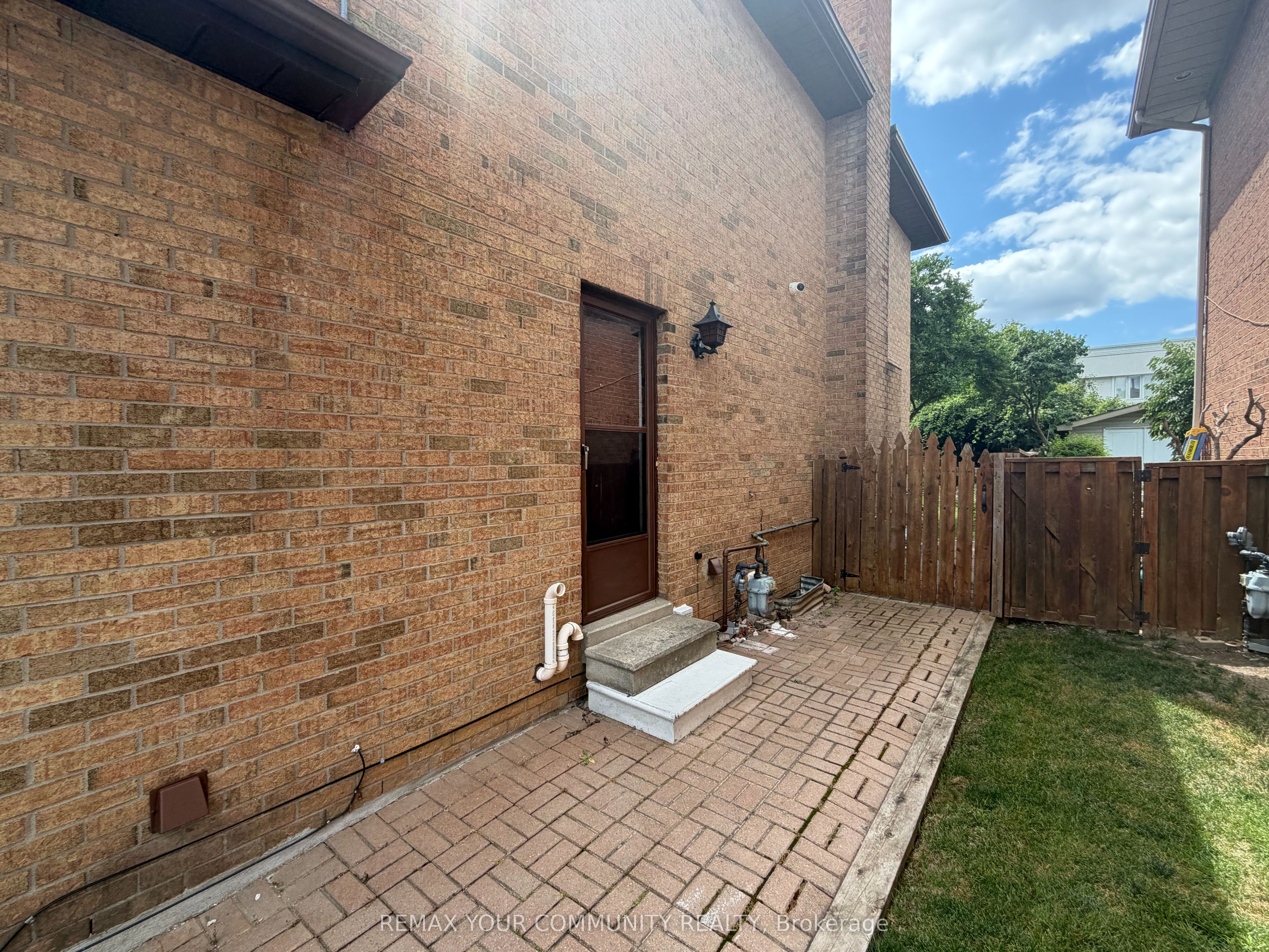 414 Wycliffe Avenue, Vaughan, ON L4L 3P4 photo 3