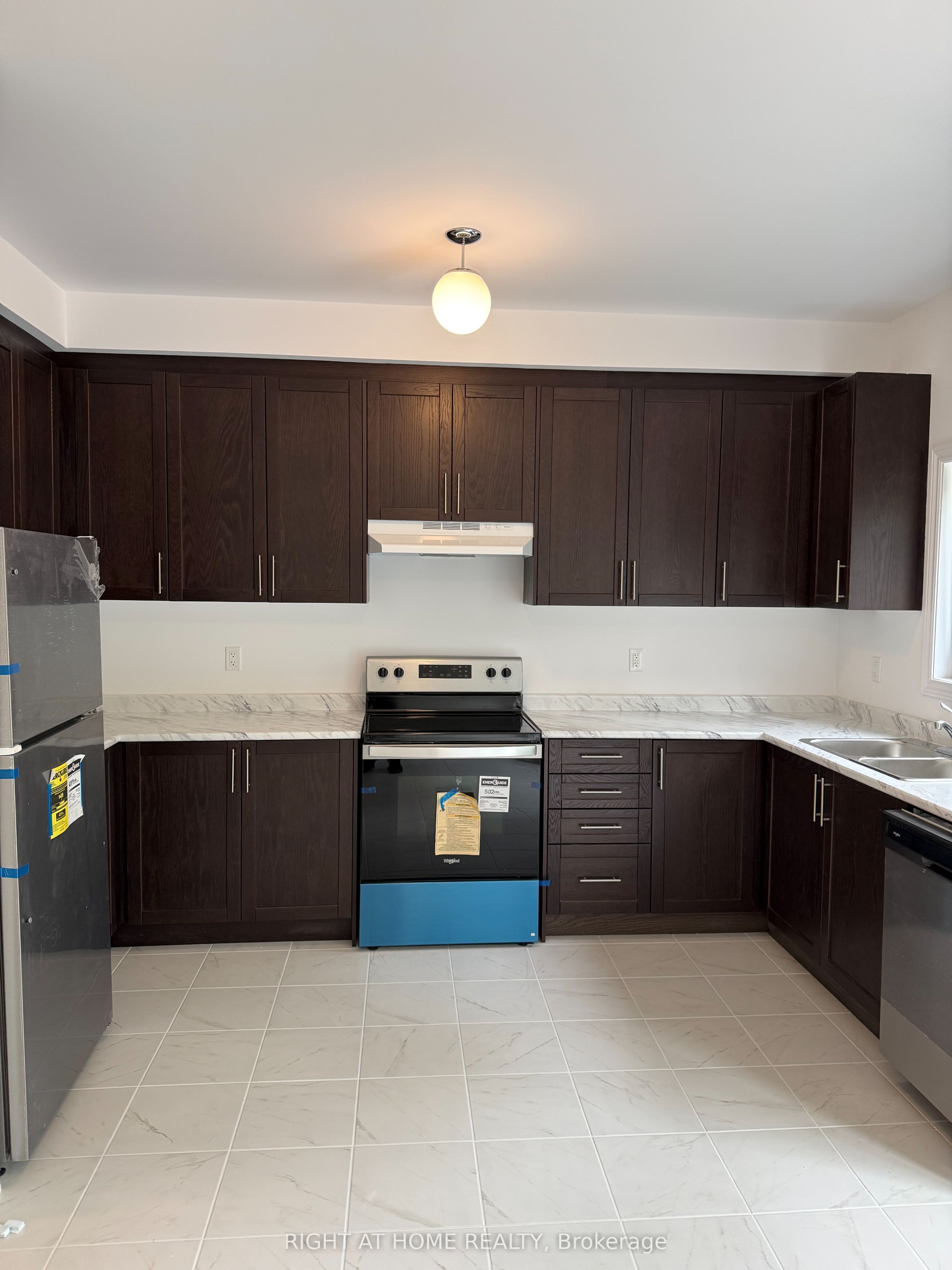 44 Milson Crescent, Essa, ON N1C 1G8 photo 3