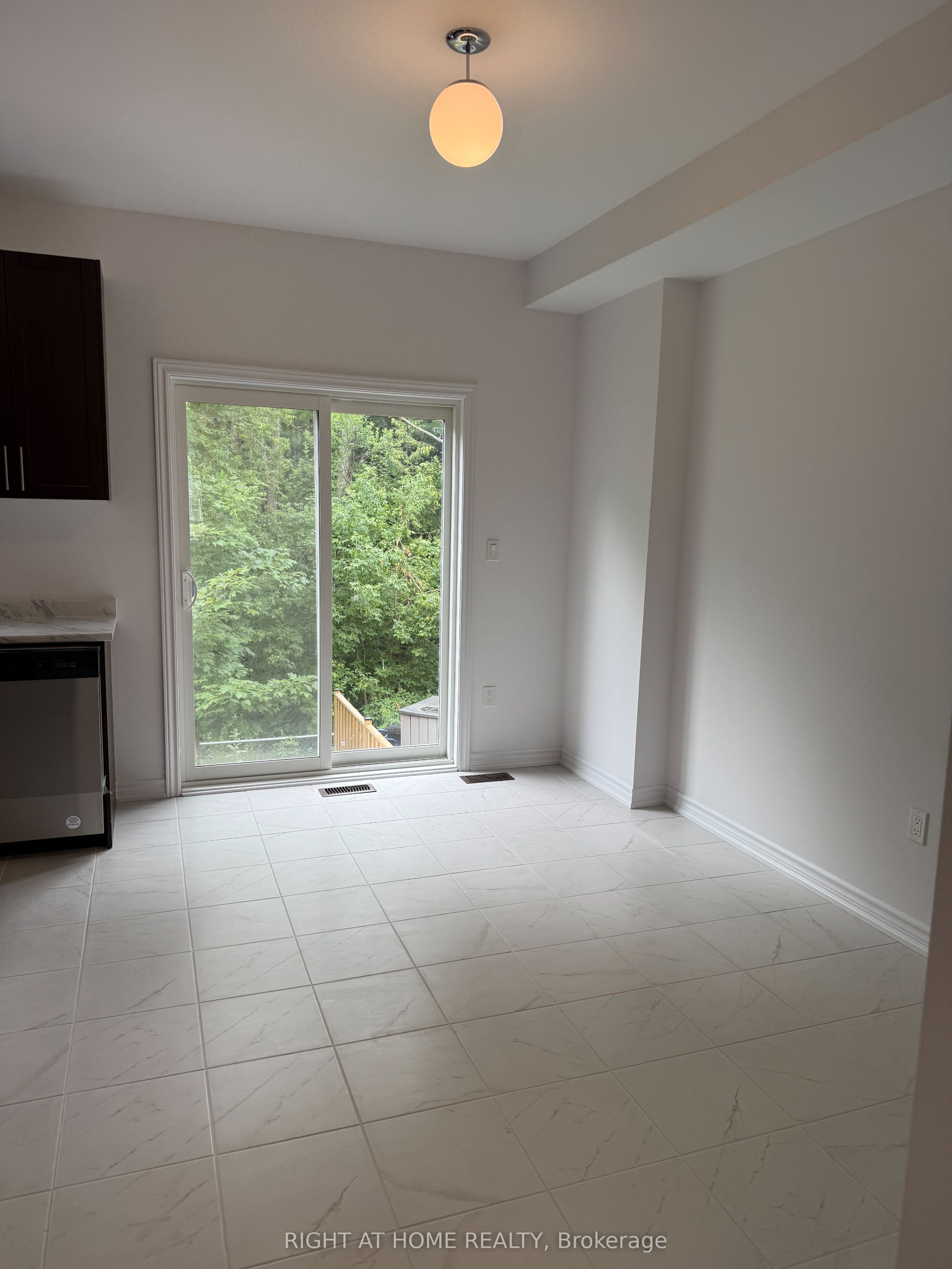 44 Milson Crescent, Essa, ON N1C 1G8 photo 4
