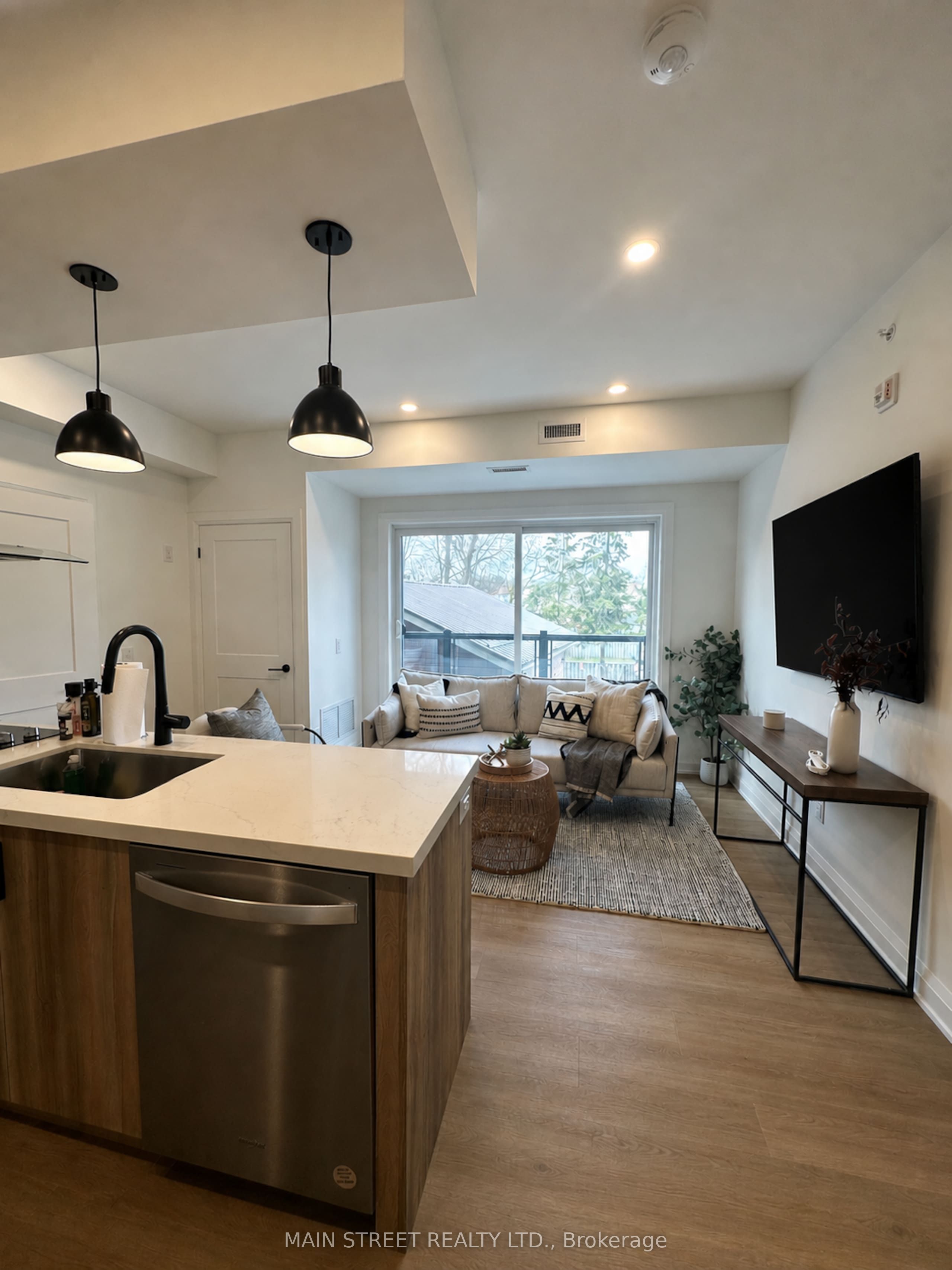 49 Charles Street 207, Newmarket, ON L3Y 3V7 photo 5