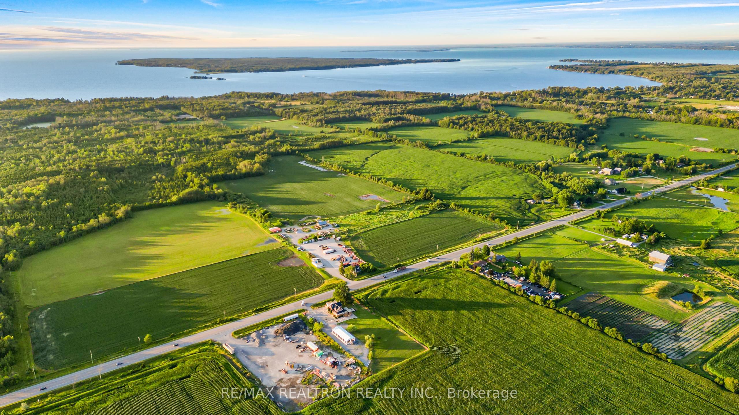 27453 Highway 48, Georgina, ON L0E 1R0 photo 4