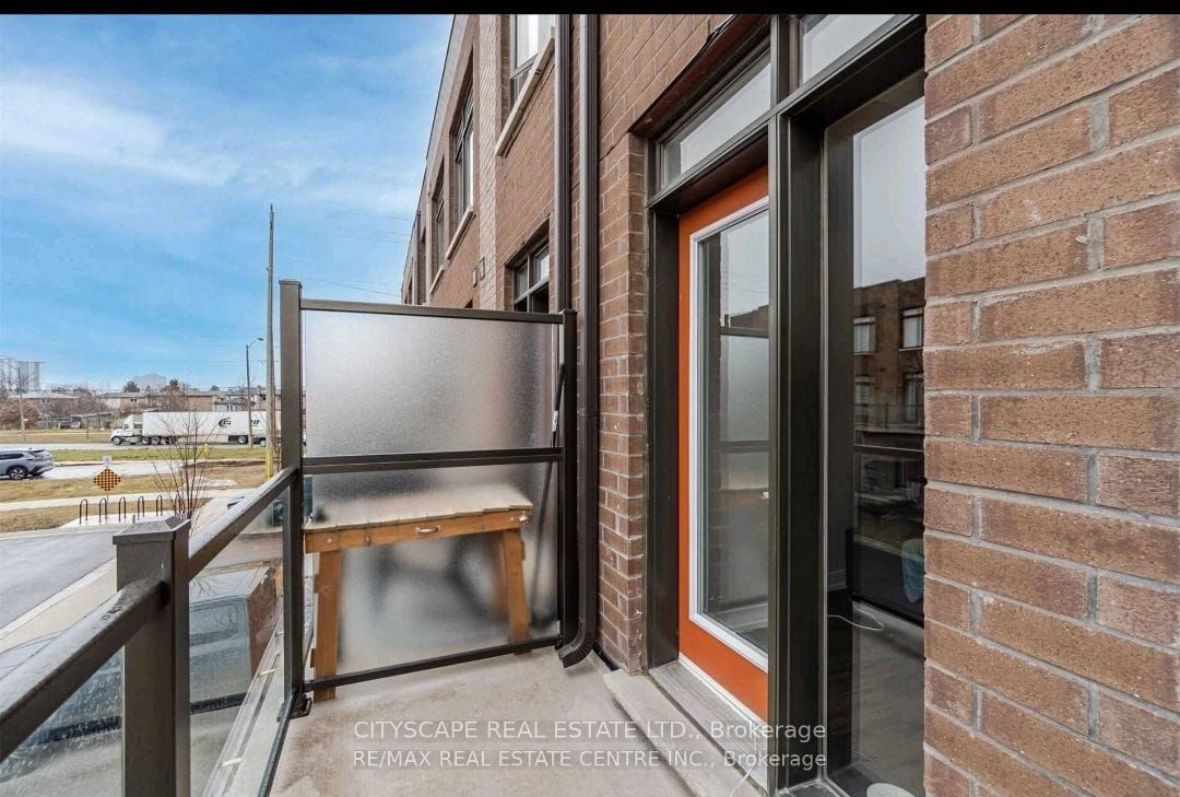 17 Beliveau Street, Vaughan, ON L4L 0M1 photo 2