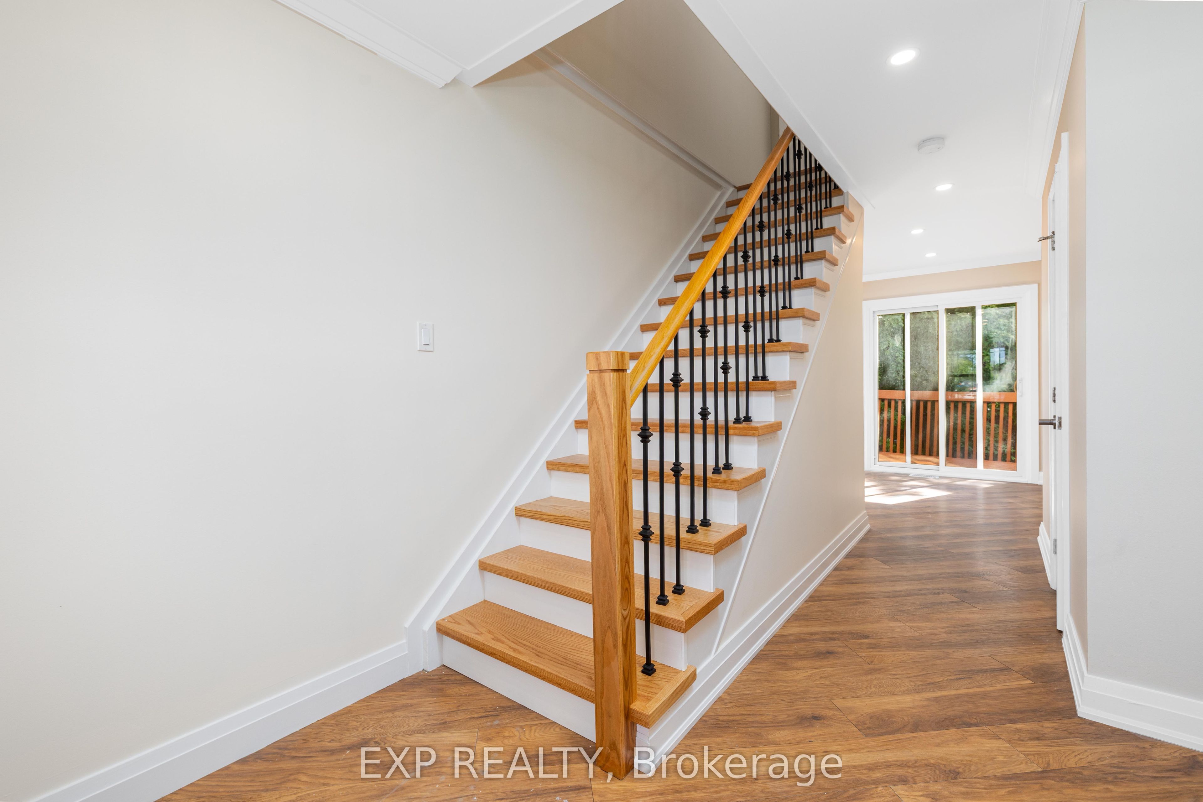 41 Hodgins Avenue, Georgina, ON L4P 3N1 photo 5