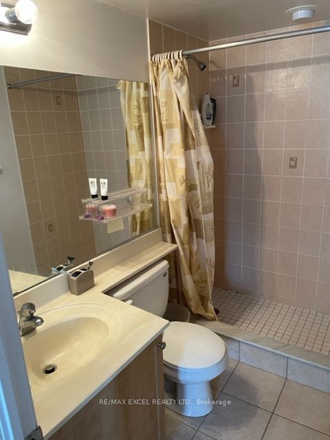 350 Red Maple Road 508, Richmond Hill, ON L4C 6P5 photo 3