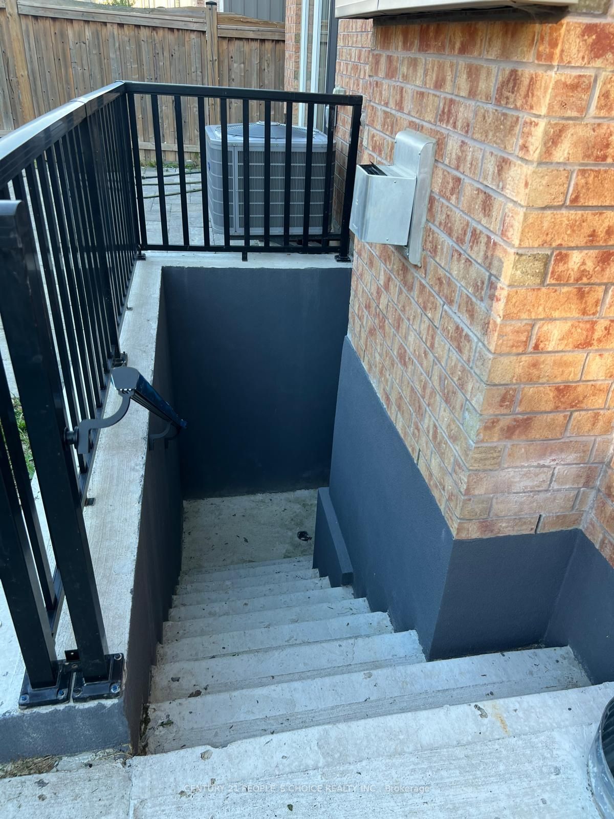 19 Antorisa Avenue E #BSMT, Vaughan, ON L4L 1A6 photo 2