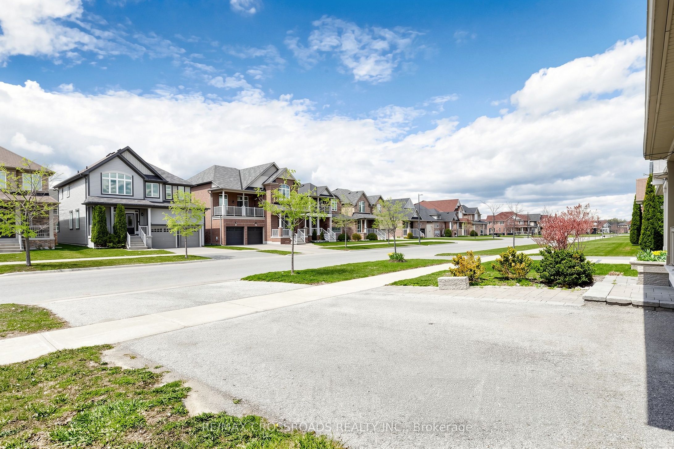 55 John Link Avenue, Georgina, ON L0E 1R0 photo 2
