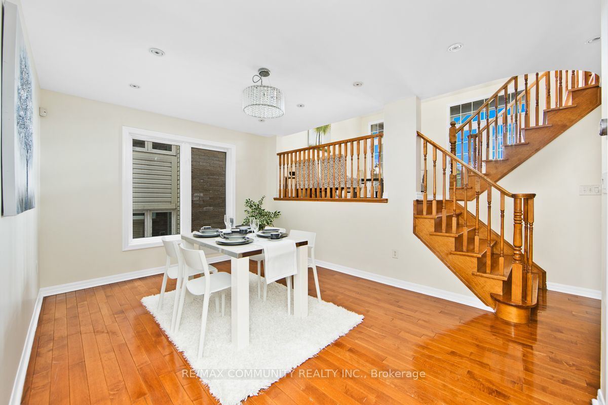 58 Clamerten Road, Whitchurch-Stouffville, ON L4A 0E8 photo 4