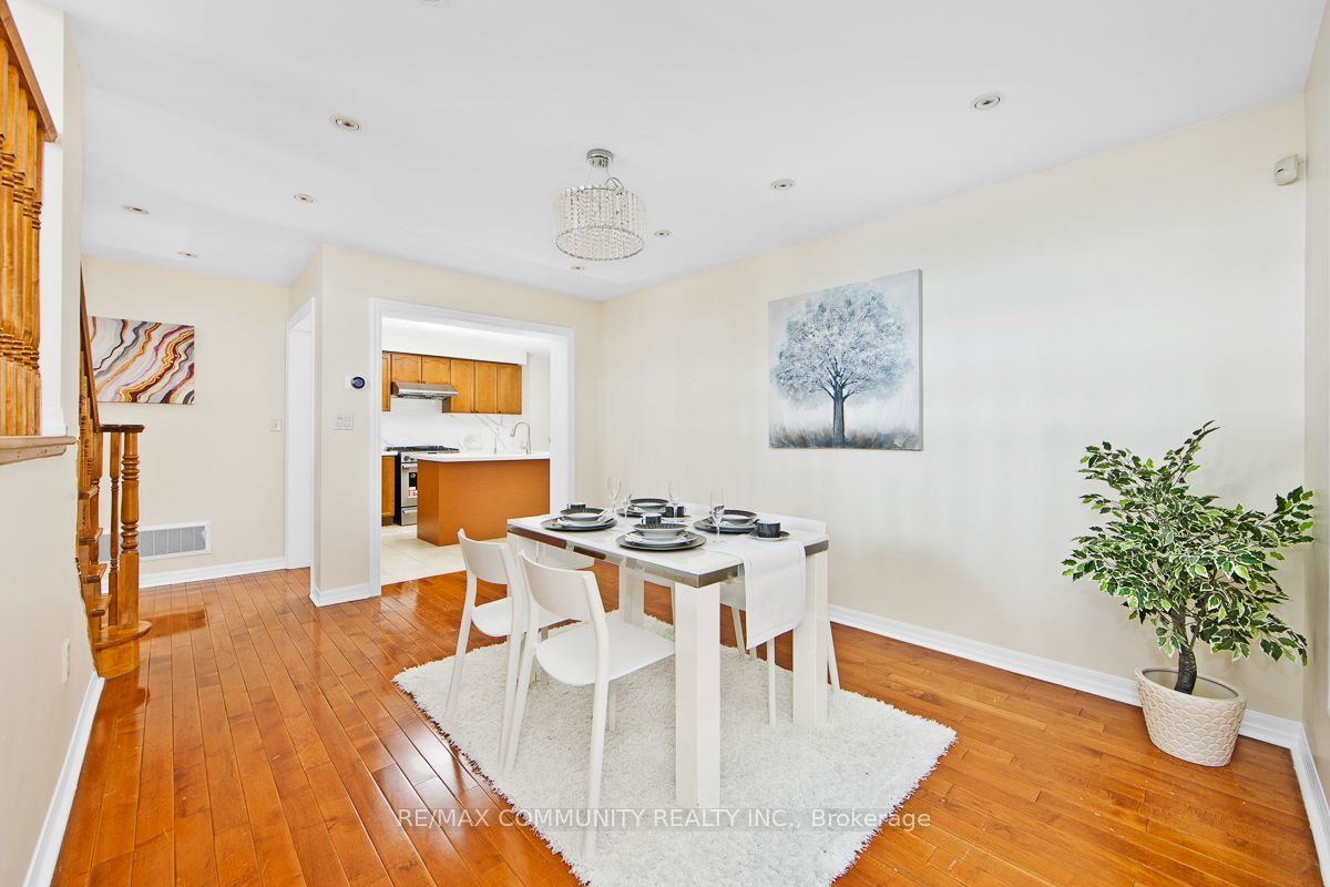 58 Clamerten Road, Whitchurch-Stouffville, ON L4A 0E8 photo 5