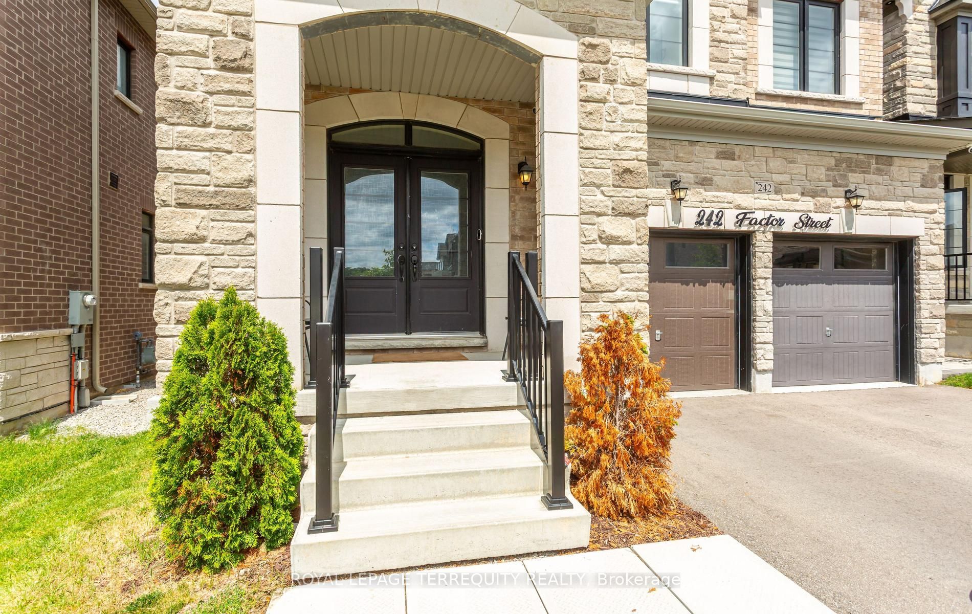 242 Factor Street, Vaughan, ON L4H 5C1 photo 3