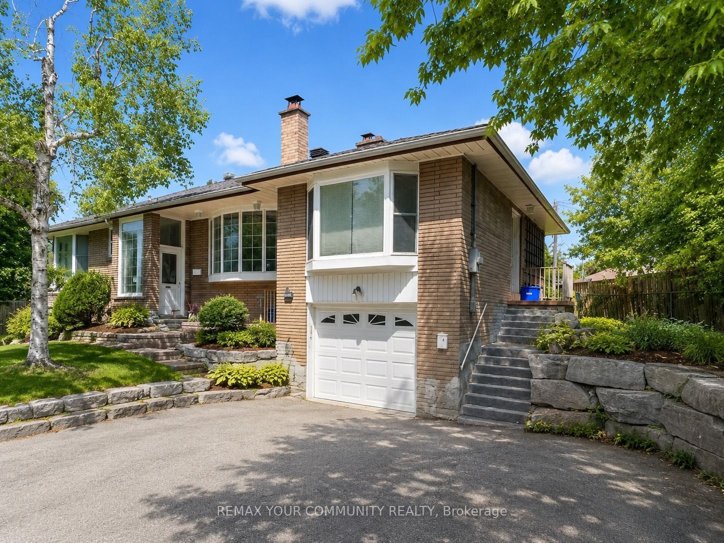 536 Lynett Crescent, Richmond Hill, ON L4C 2V9