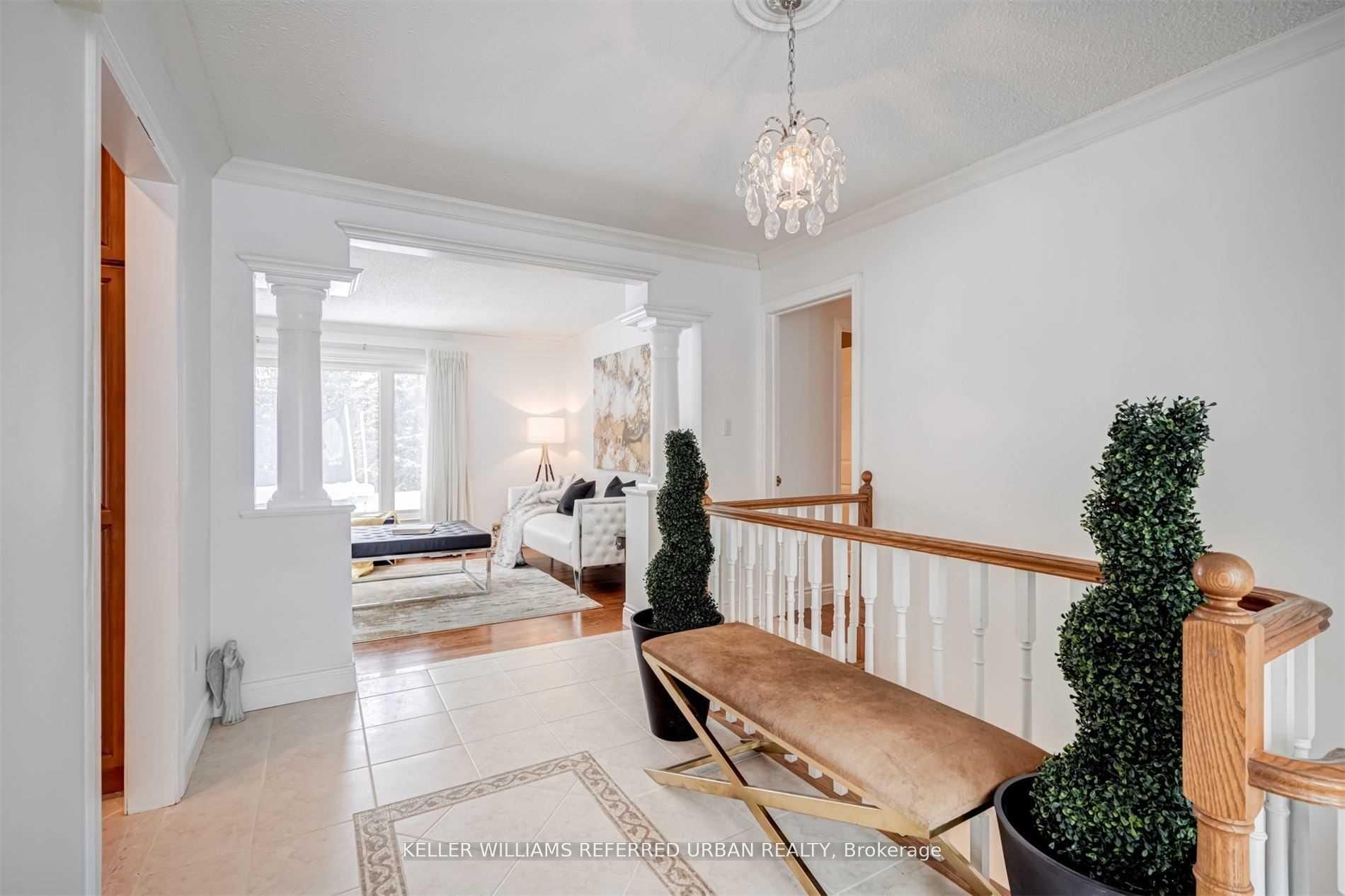 135 Jennifer Crescent, East Gwillimbury, ON M5G 1M1