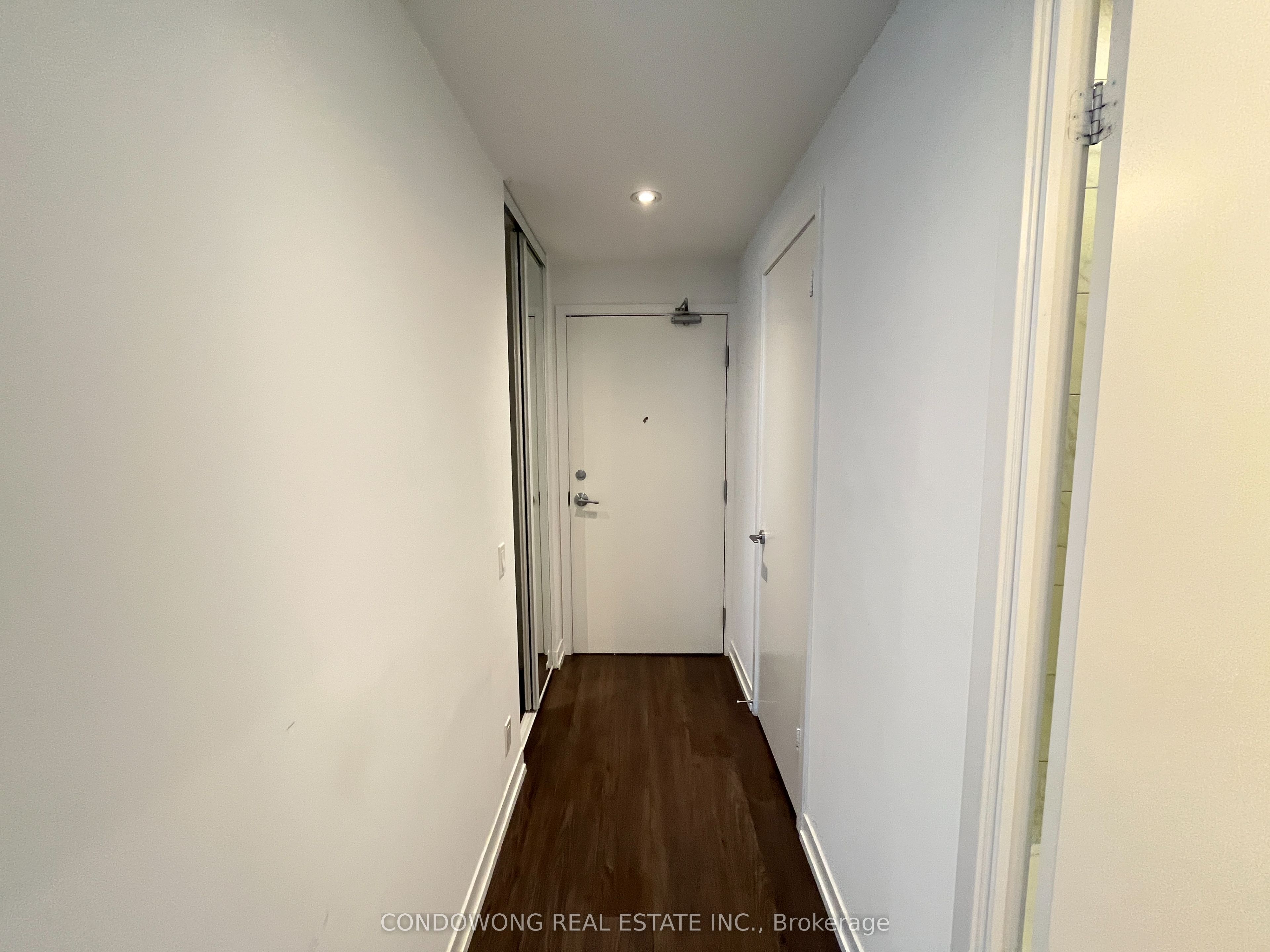898 Portage Parkway 2305, Vaughan, ON L4K 0J6 photo 2