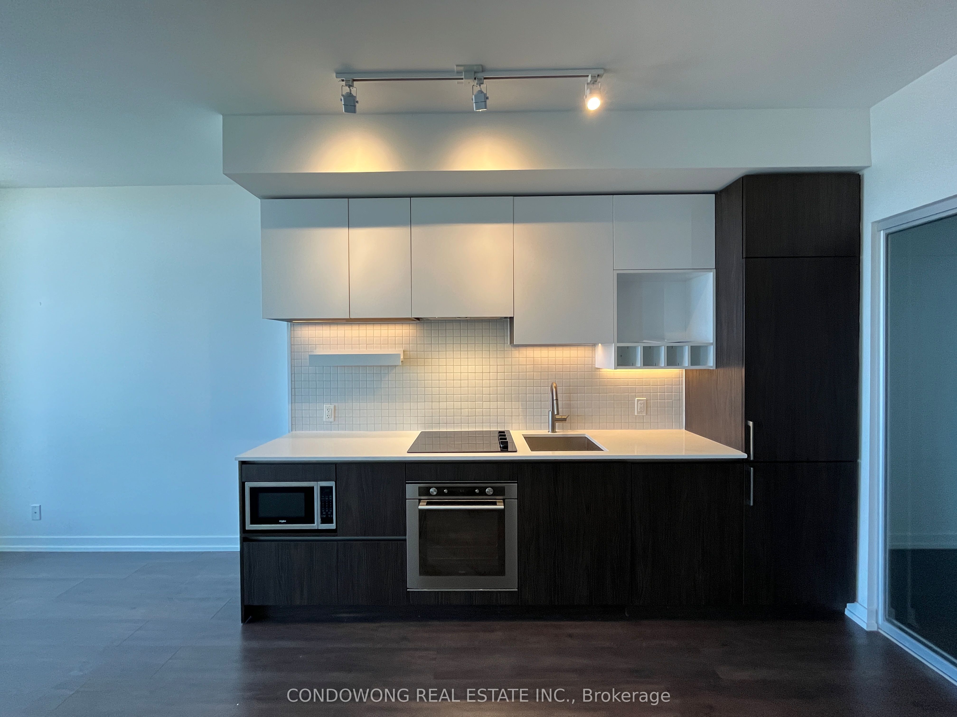 898 Portage Parkway 2305, Vaughan, ON L4K 0J6 photo 4