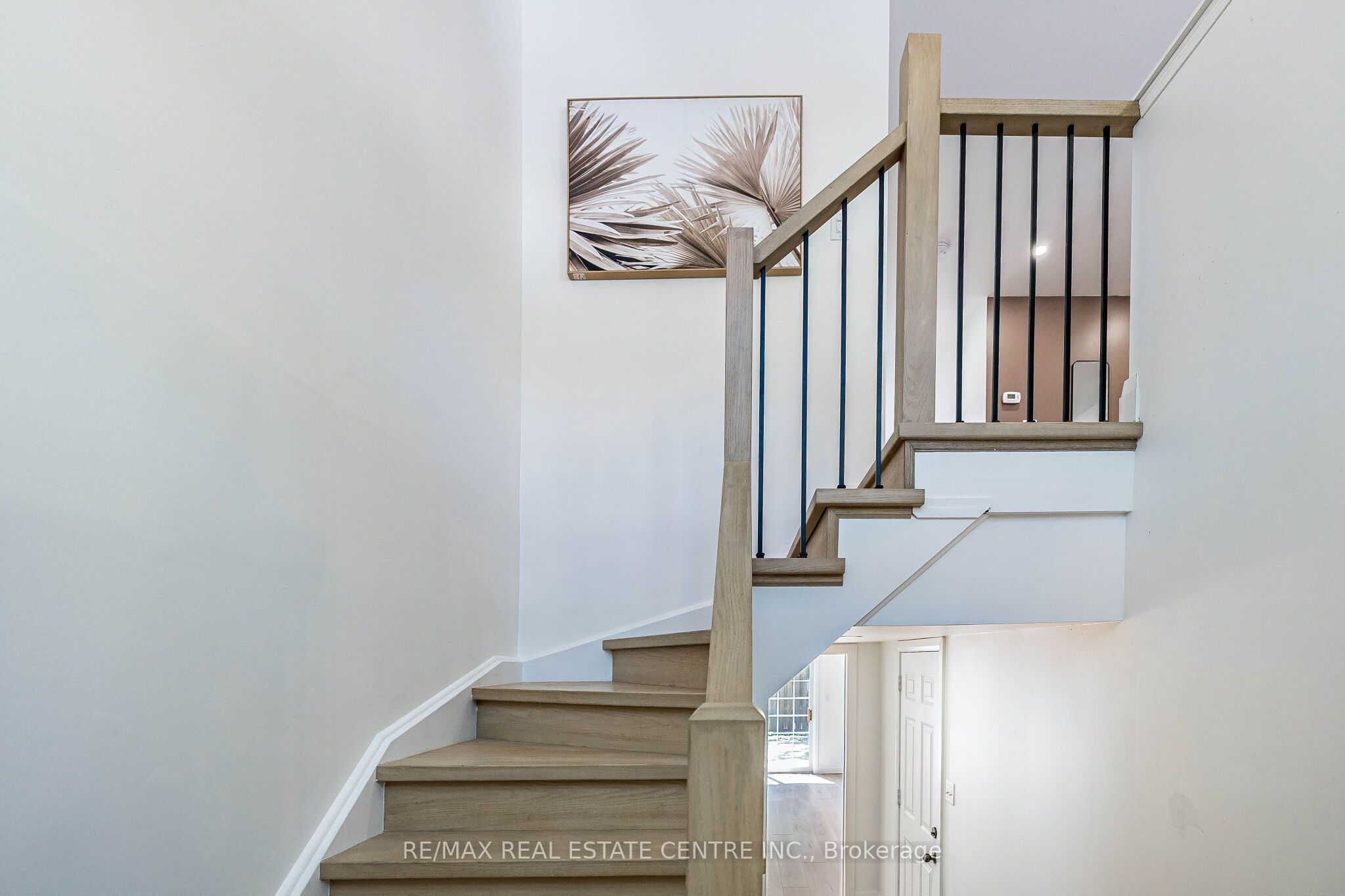 29 Mosaics Avenue, Aurora, ON L4G 7L5 photo 4