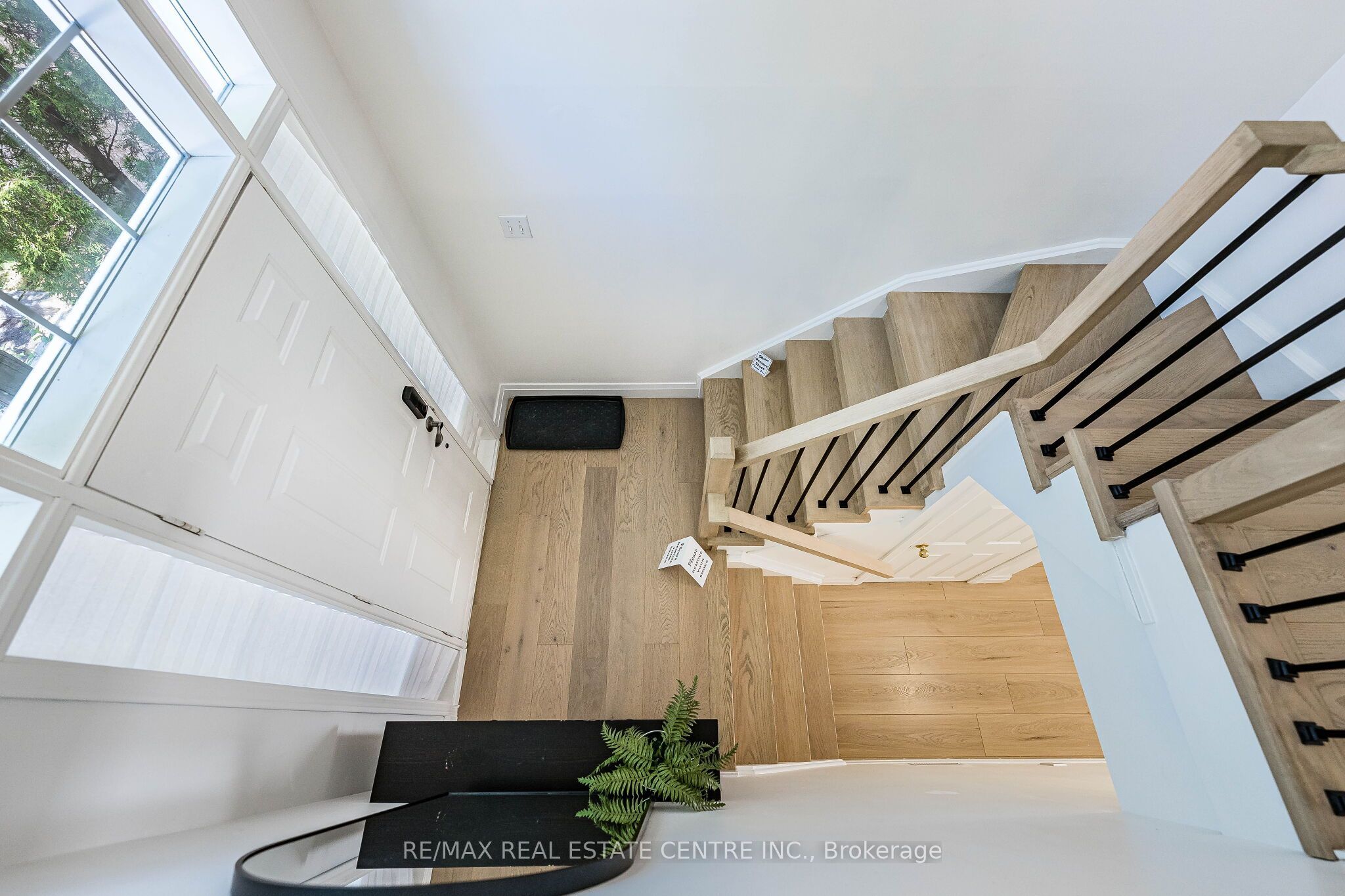 29 Mosaics Avenue, Aurora, ON L4G 7L5 photo 5