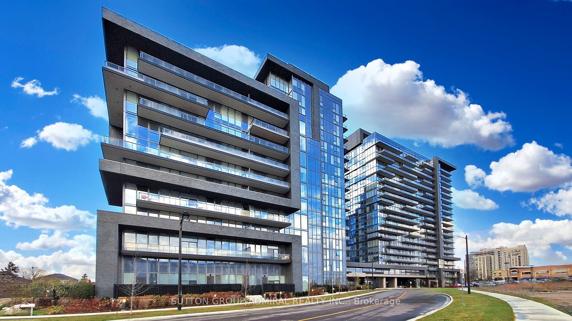 10 Gatineau Drive 913, Vaughan, ON L4J 0L2