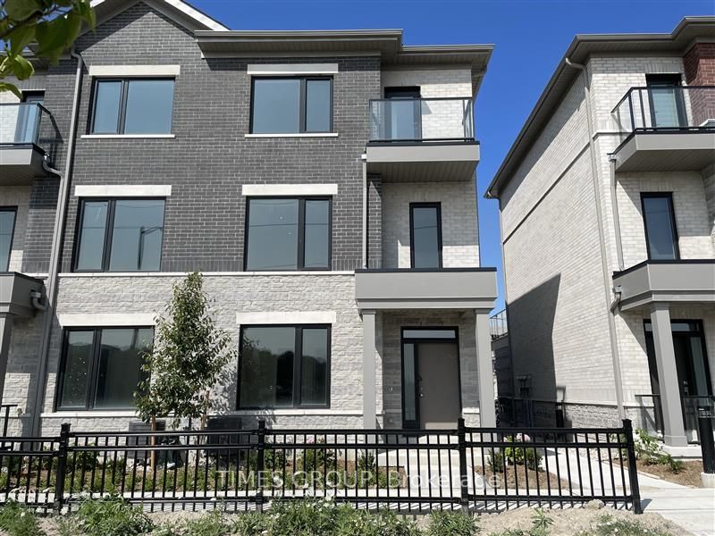 72 Grimsby Lane, Richmond Hill, ON L4S 1N3 photo 3