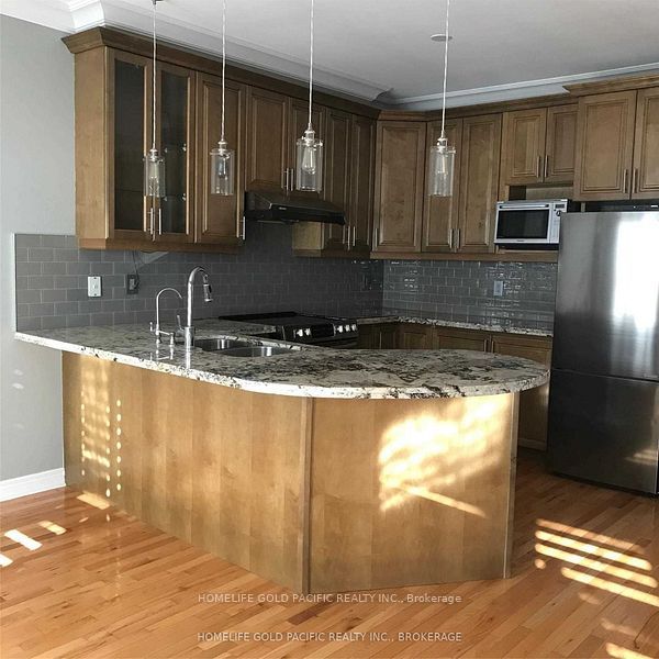 32 Romance Drive, Richmond Hill, ON L4S 2R7 photo 4