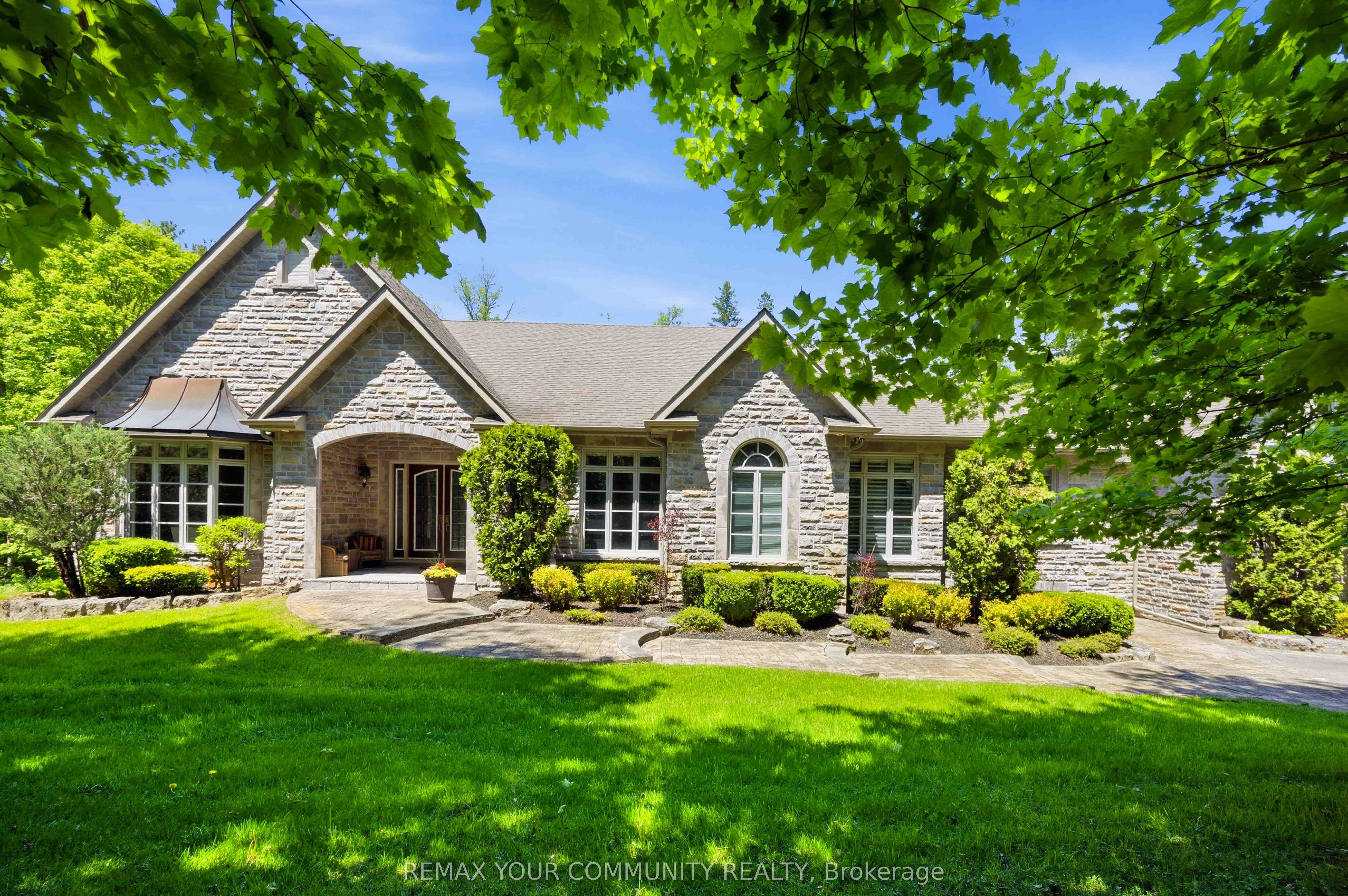 46 Lake Woods Drive, Whitchurch-Stouffville, ON L4A 1P1